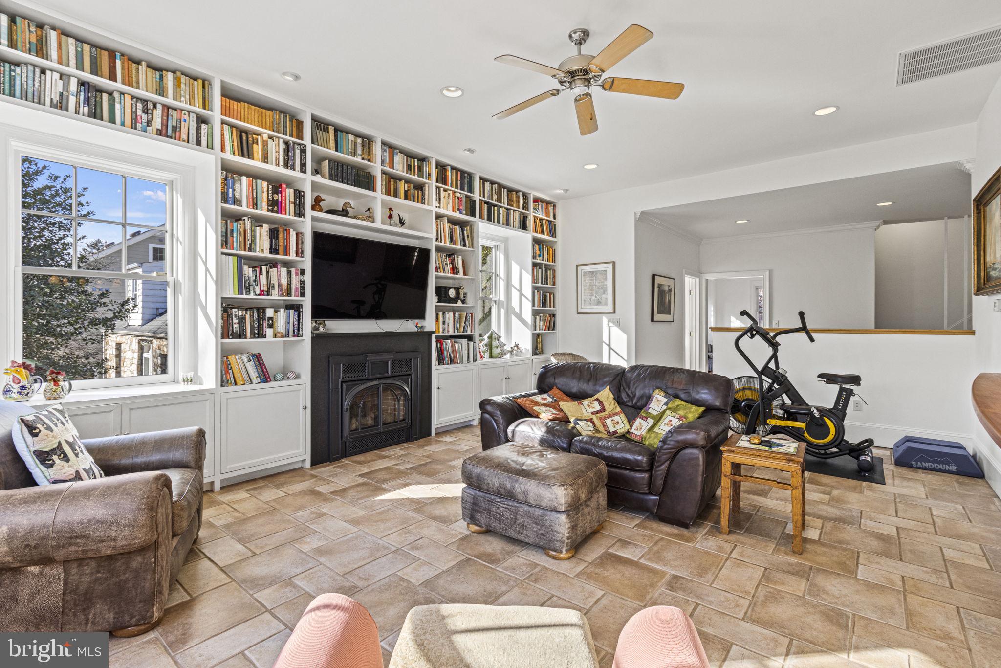 HUNTINGTON TERRACE - Residential