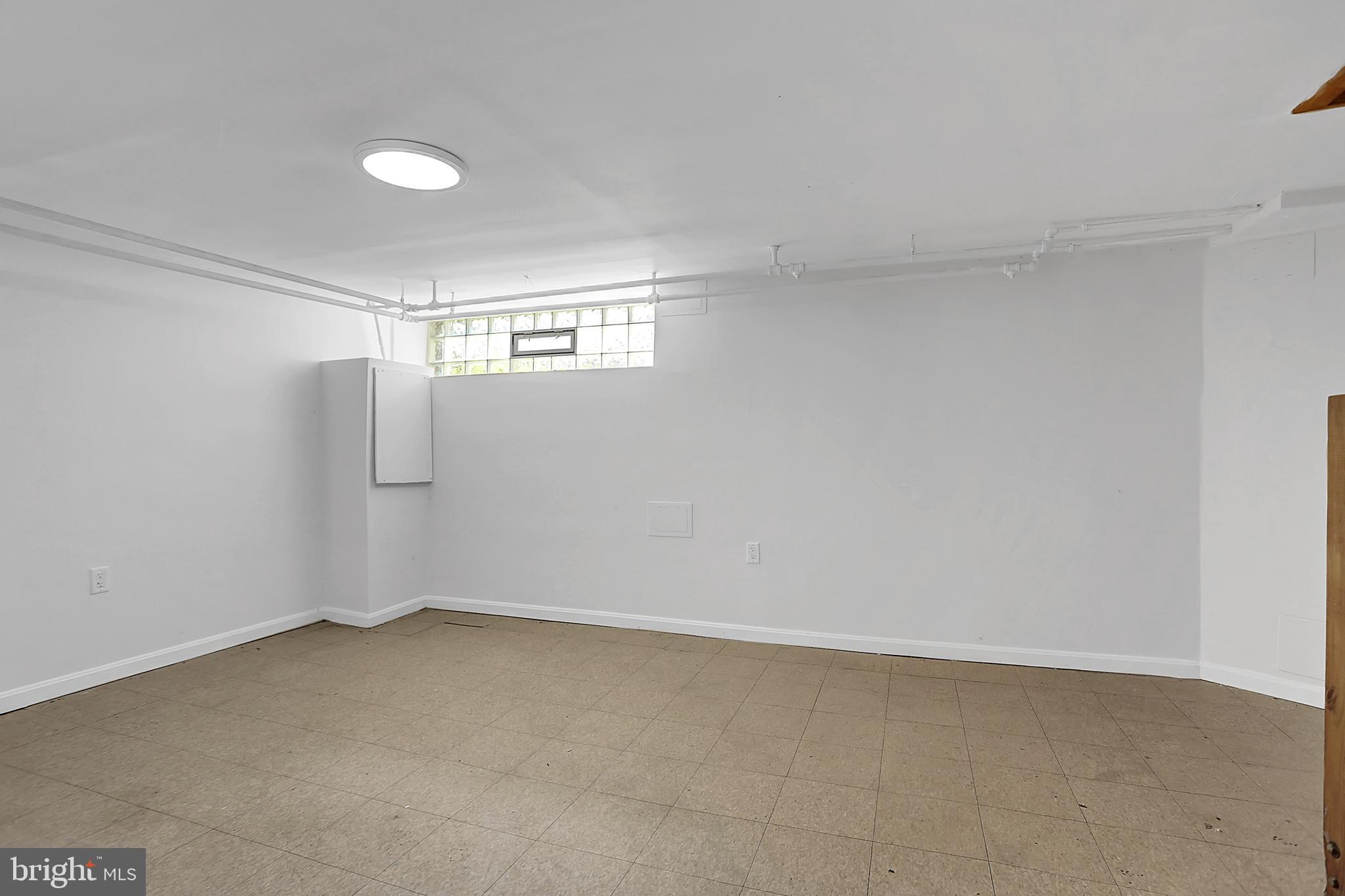 ROSEMONT - Residential Lease