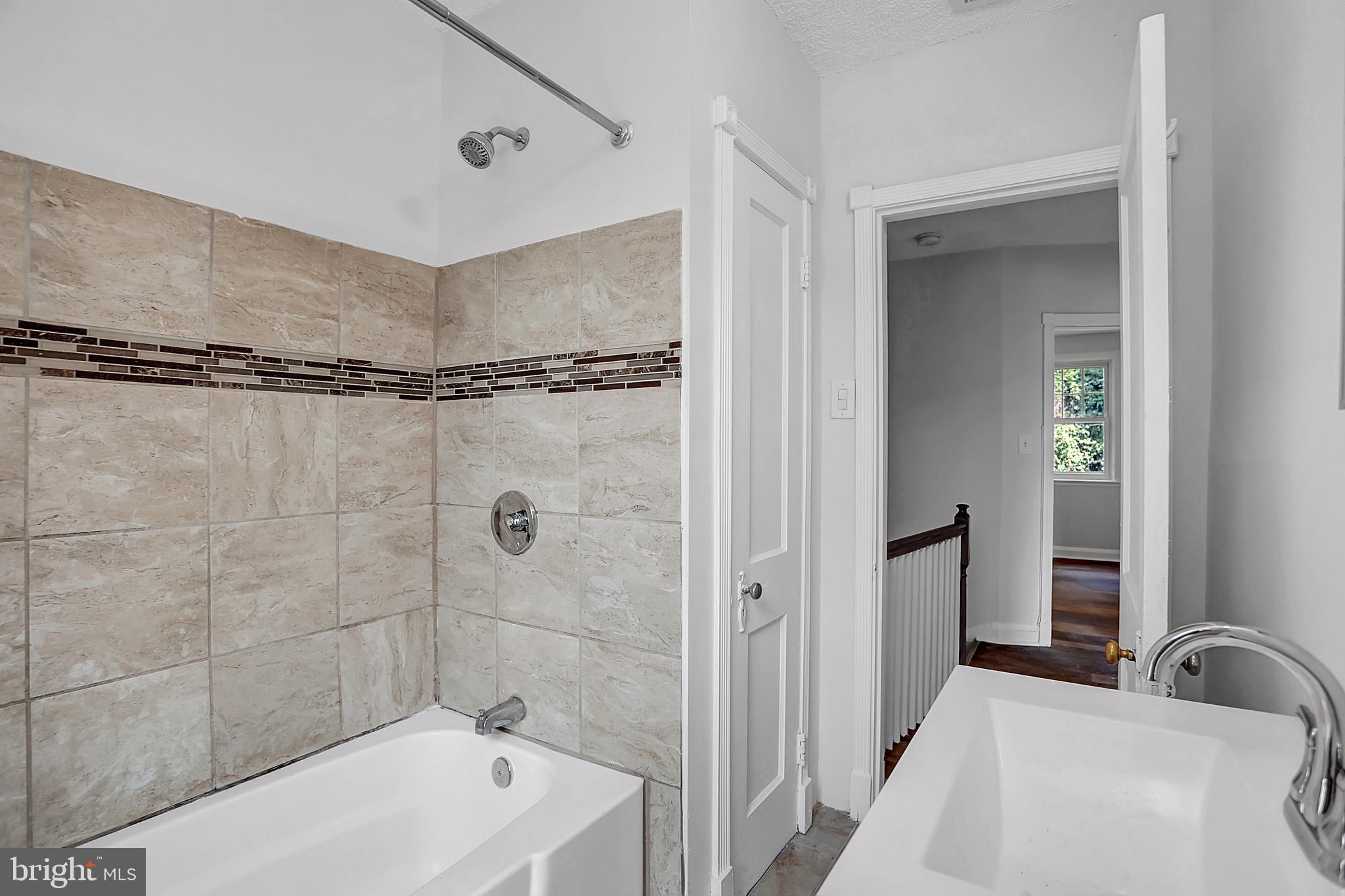 ROSEMONT - Residential Lease