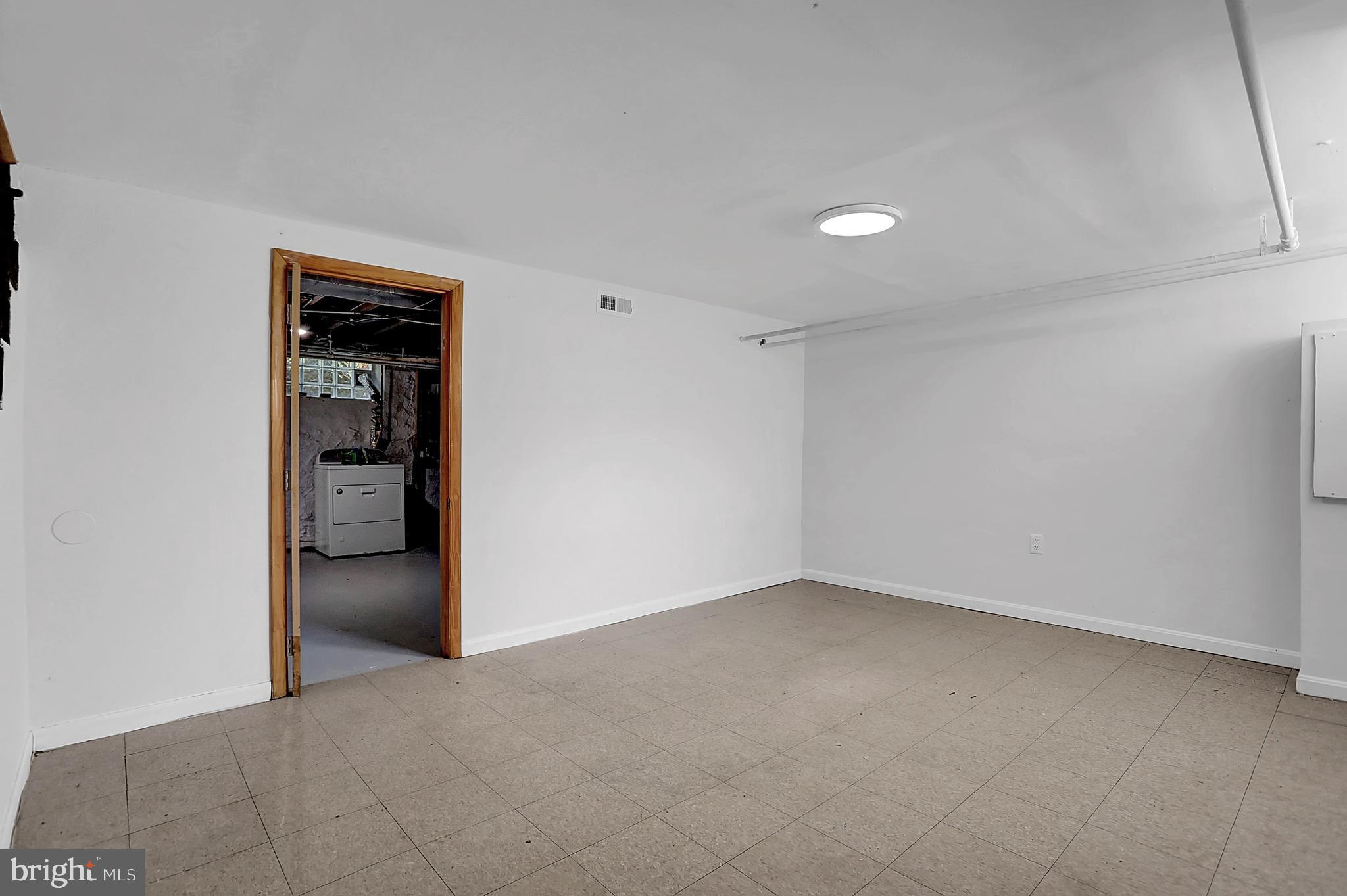 ROSEMONT - Residential Lease