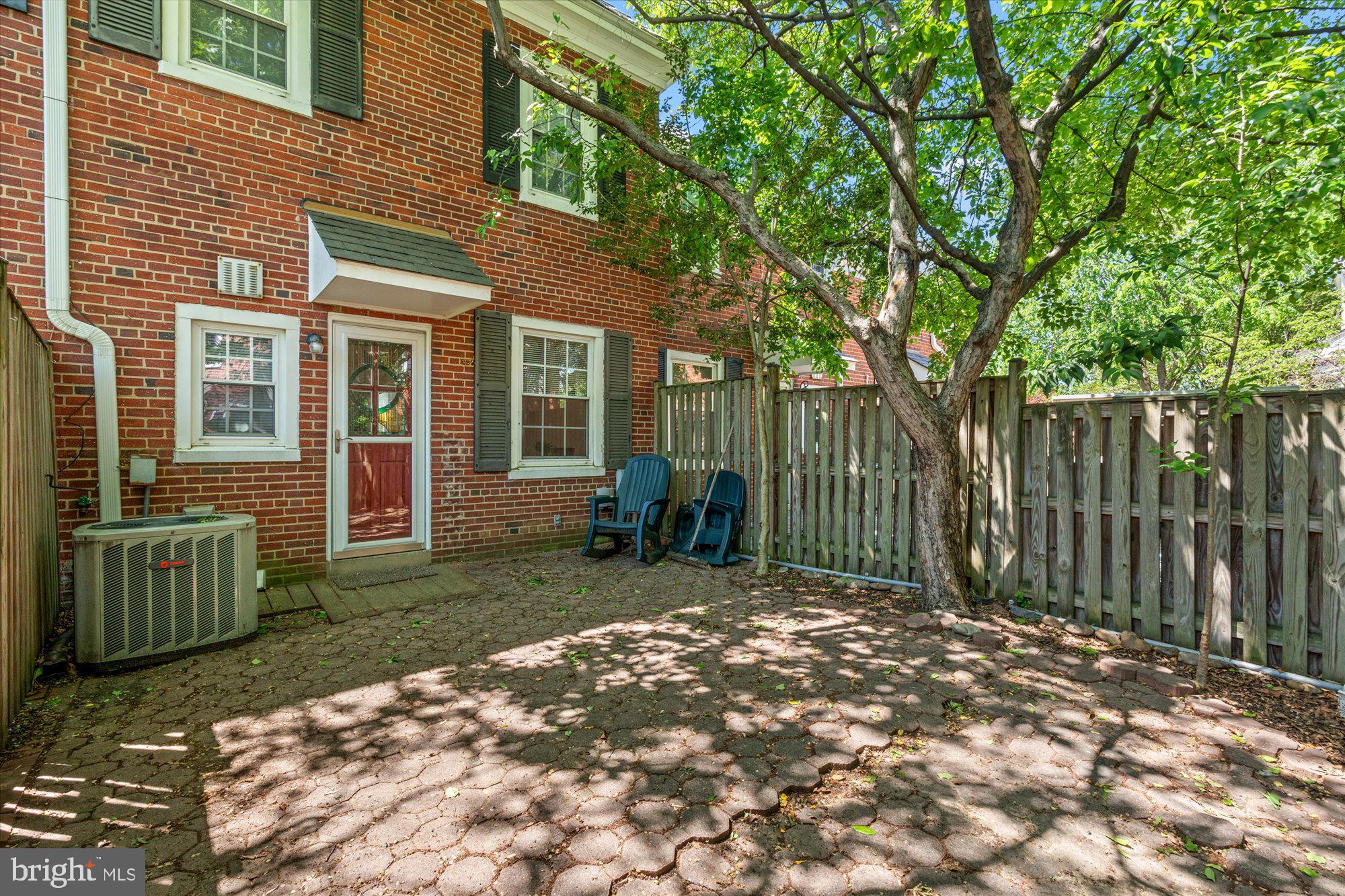 FAIRLINGTON ARBORS - Residential