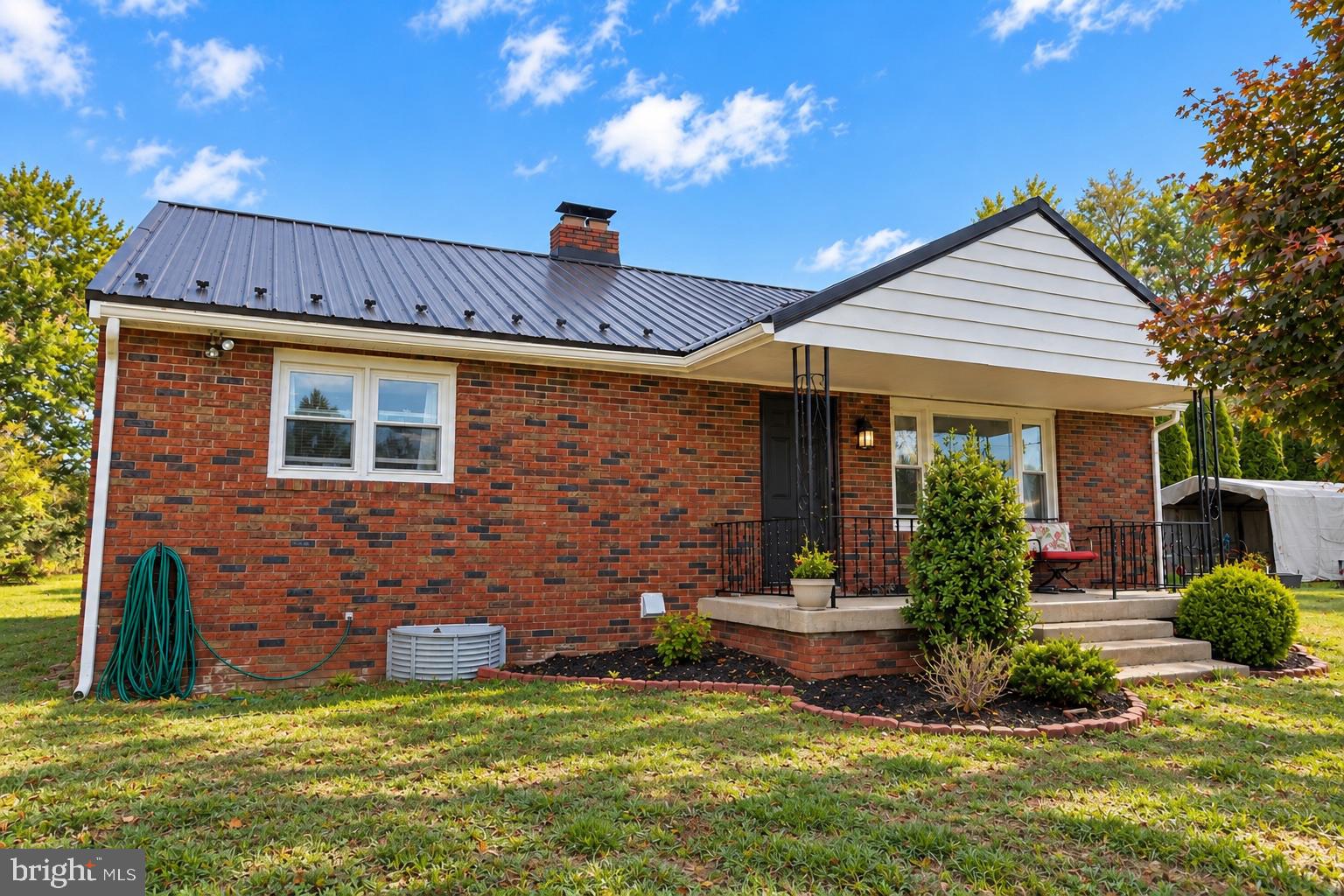 233 MANOR ROAD