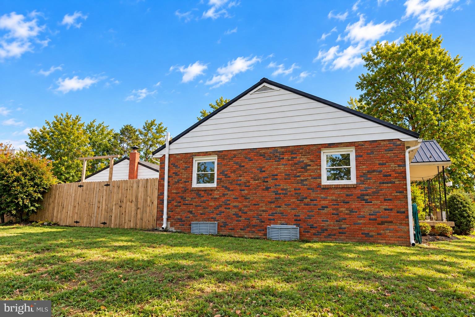 233 MANOR ROAD