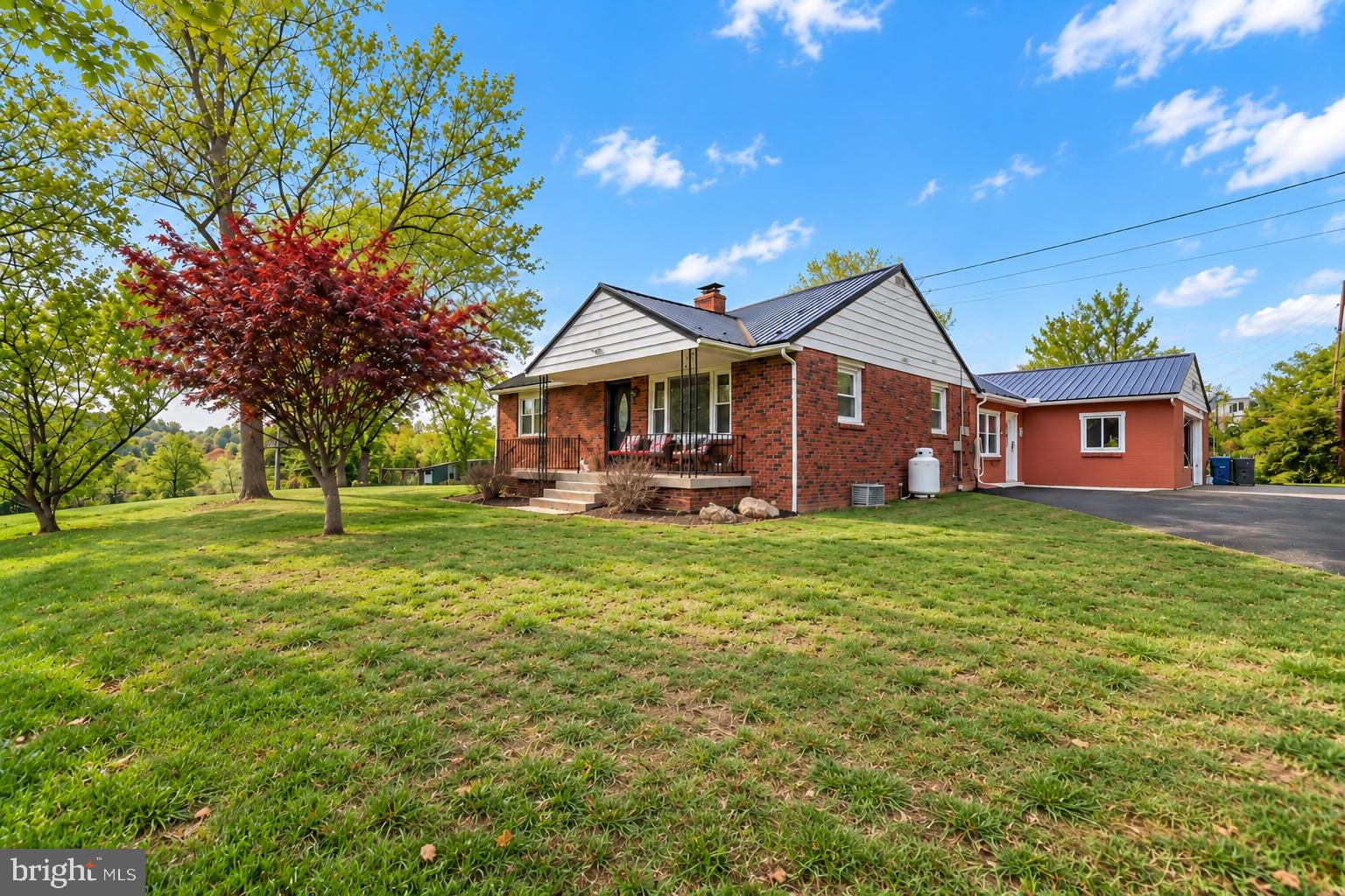 233 MANOR ROAD