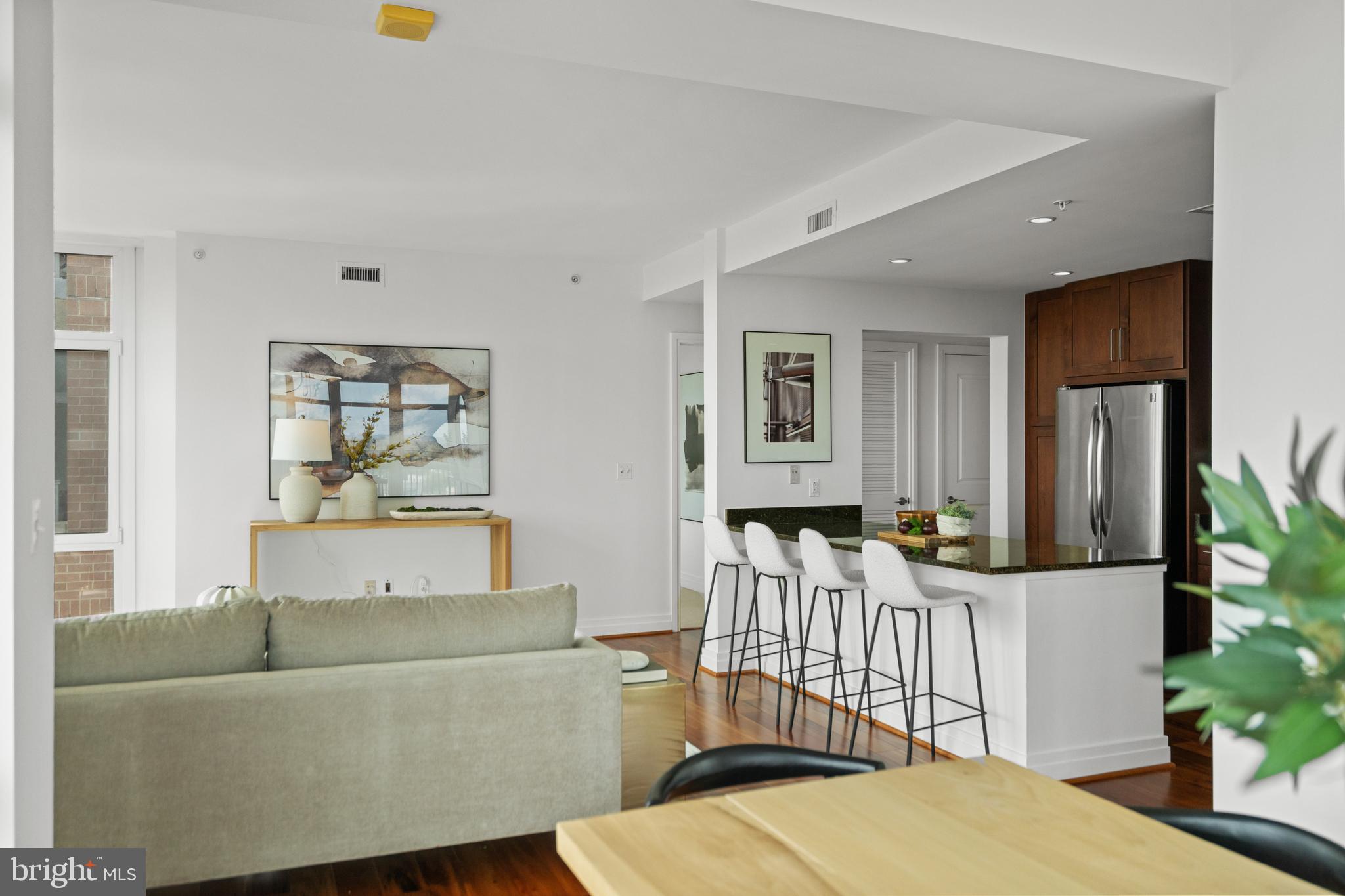 ONE PARK CREST CONDOMINIUM - Residential