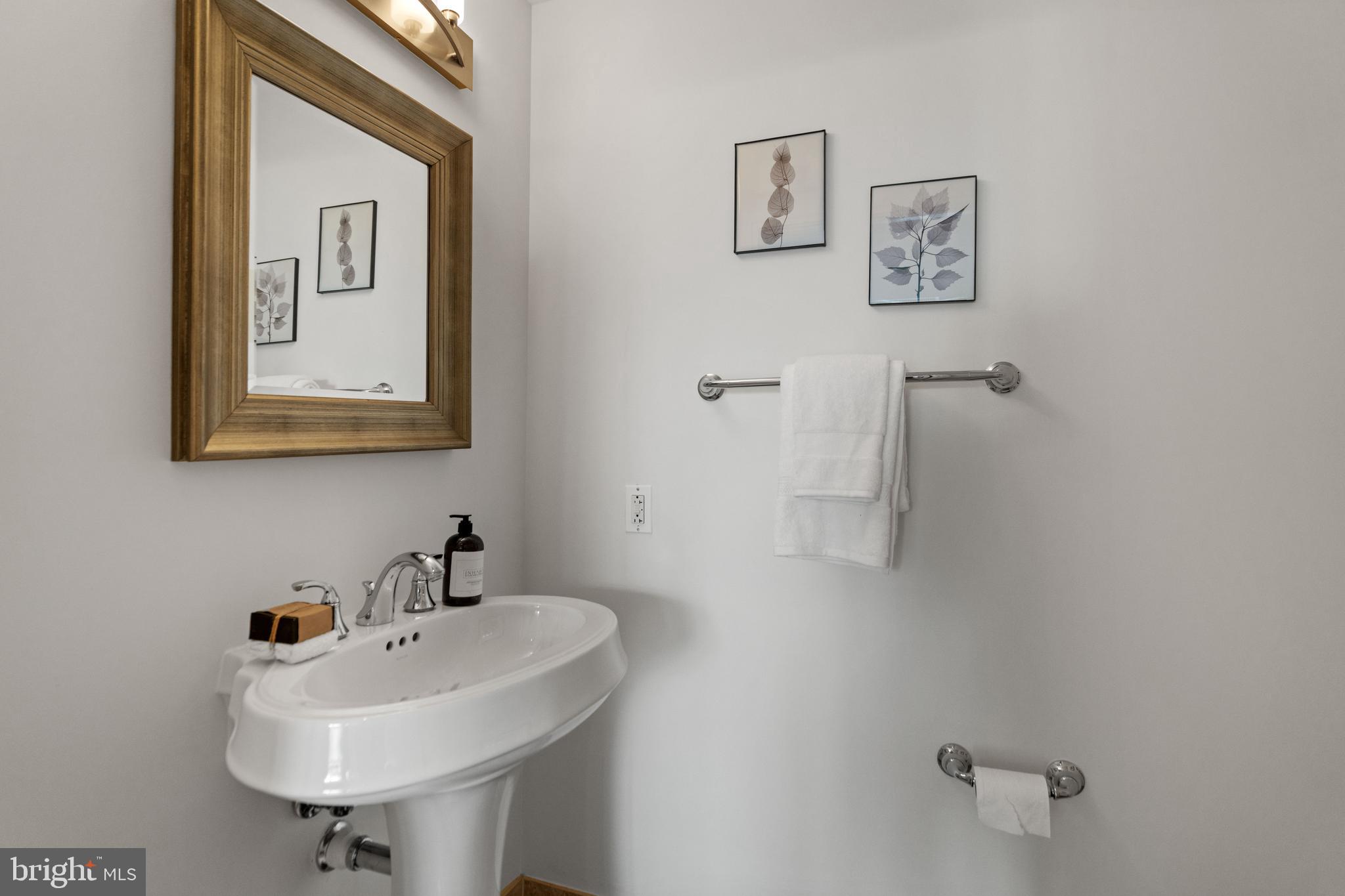 ONE PARK CREST CONDOMINIUM - Residential