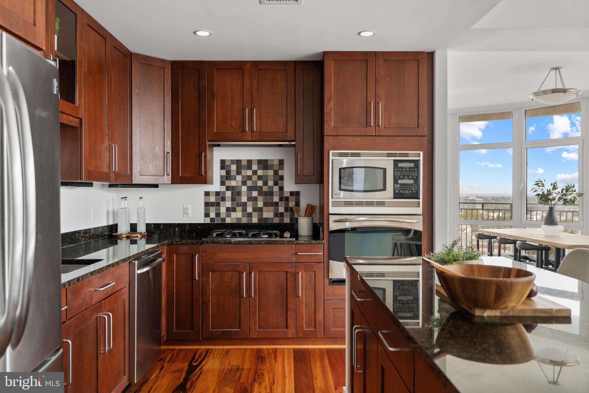 ONE PARK CREST CONDOMINIUM - Residential