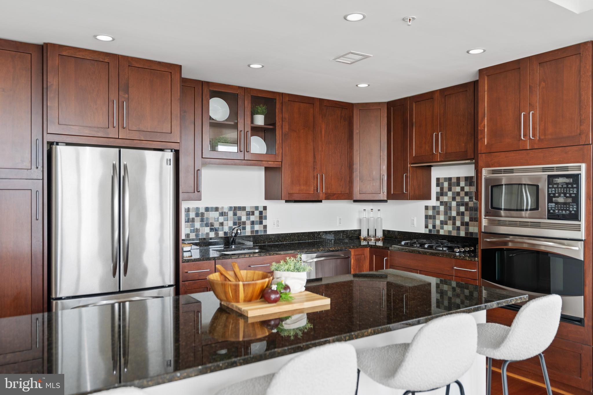 ONE PARK CREST CONDOMINIUM - Residential