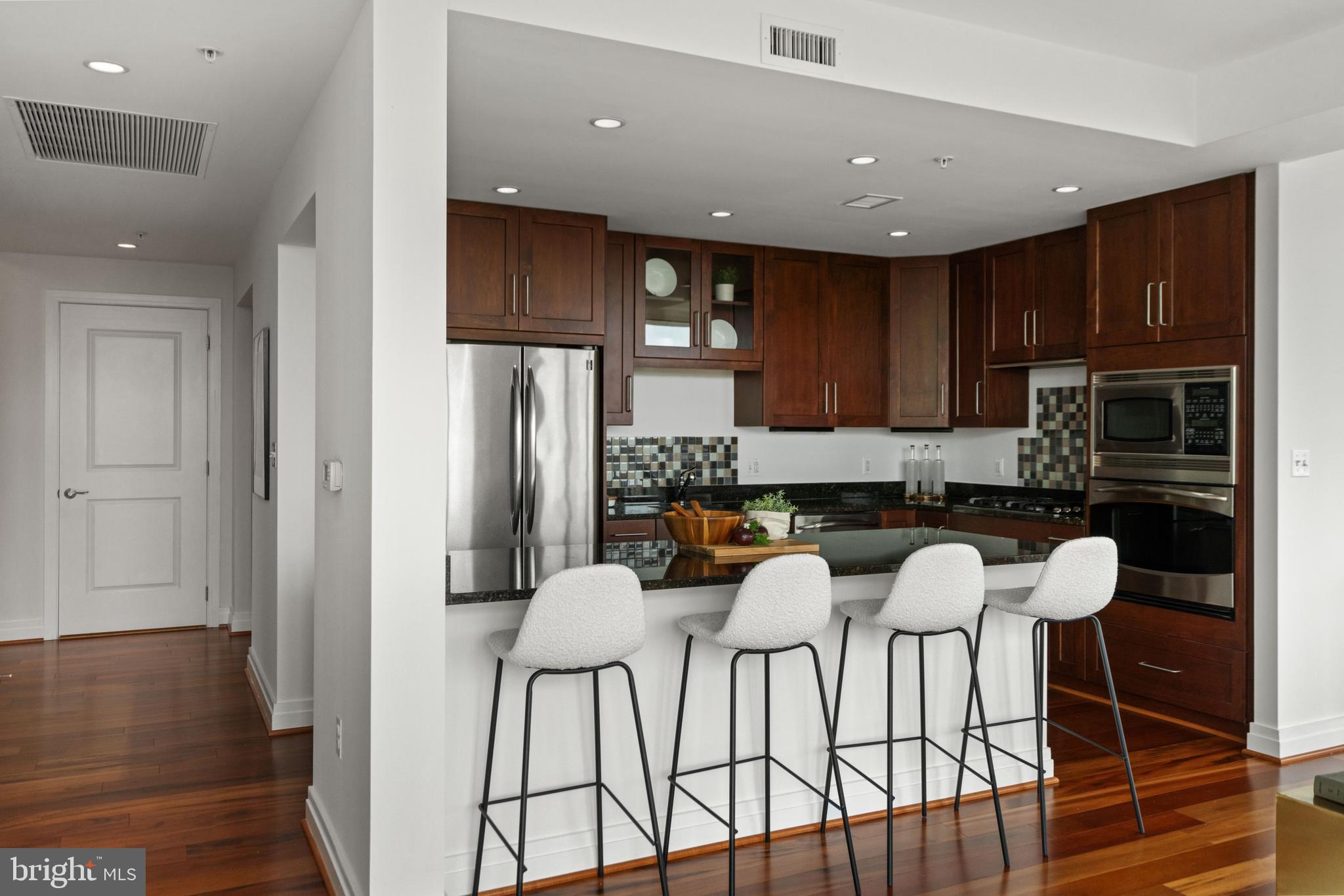 ONE PARK CREST CONDOMINIUM - Residential