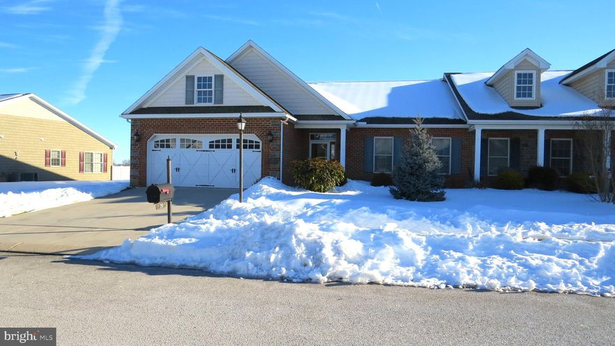 🚨🏡 Coming Soon in Stoners Farm!

This 3-bedroom villa is officially on the market — and it’s the perfect blend of comfort, space, and low-maintenance living!
✨ Open family room, kitchen with island & dining area
✨ Primary suite with walk-in shower & walk-in closet
✨ Flex room (office, gym, hobby, or storage)
✨ Screened-in back porch for relaxing evenings
✨ Corner lot
✨ All appliances convey

Homes in this community don’t last — schedule your showing before it’s gone!

📲 Message me for details or a private tour.  Showings begin on March 9th.