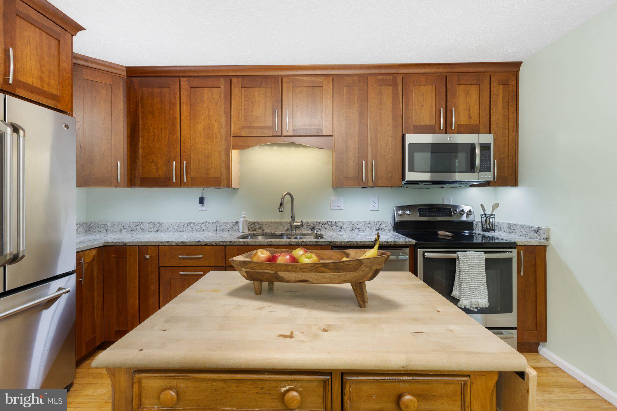 4602 HUNTERS RIDGE COURT
