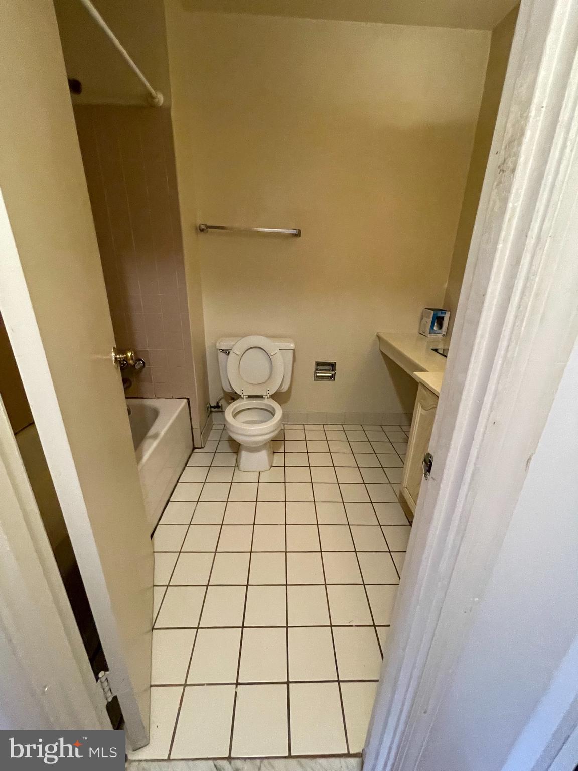 OLD GEORGETOWN VILLAGE - Residential Lease