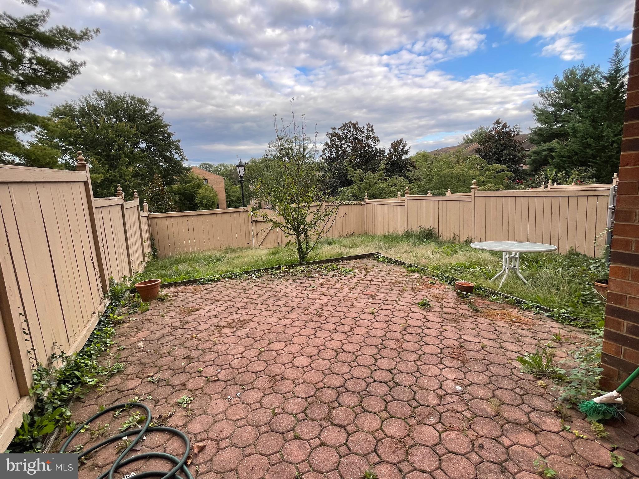 OLD GEORGETOWN VILLAGE - Residential Lease