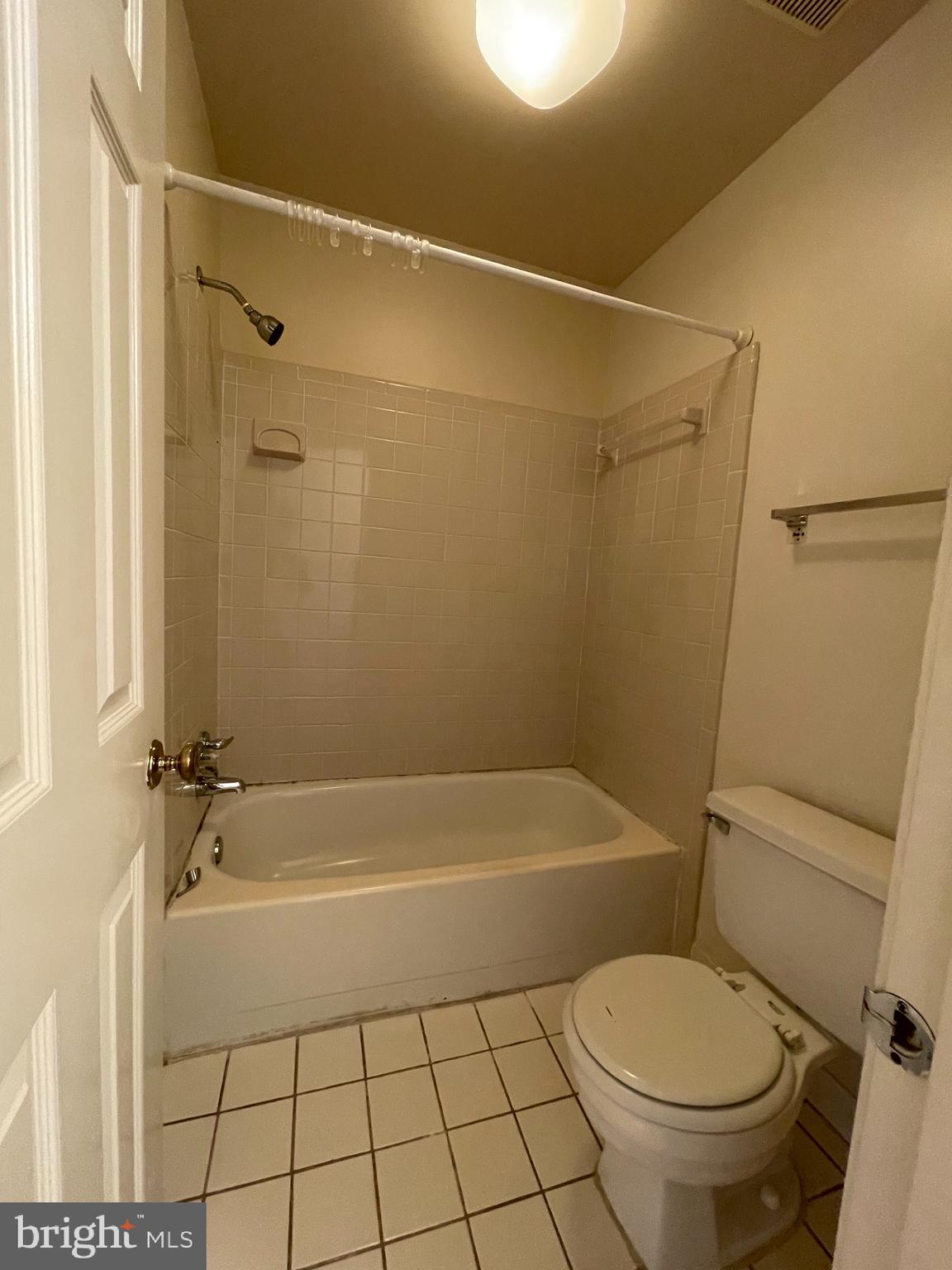 OLD GEORGETOWN VILLAGE - Residential Lease