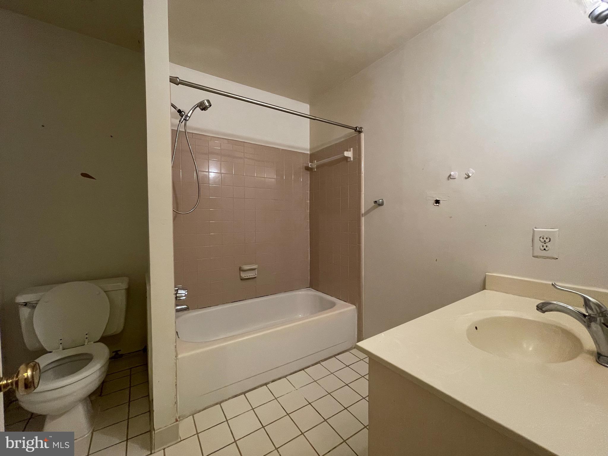 OLD GEORGETOWN VILLAGE - Residential Lease