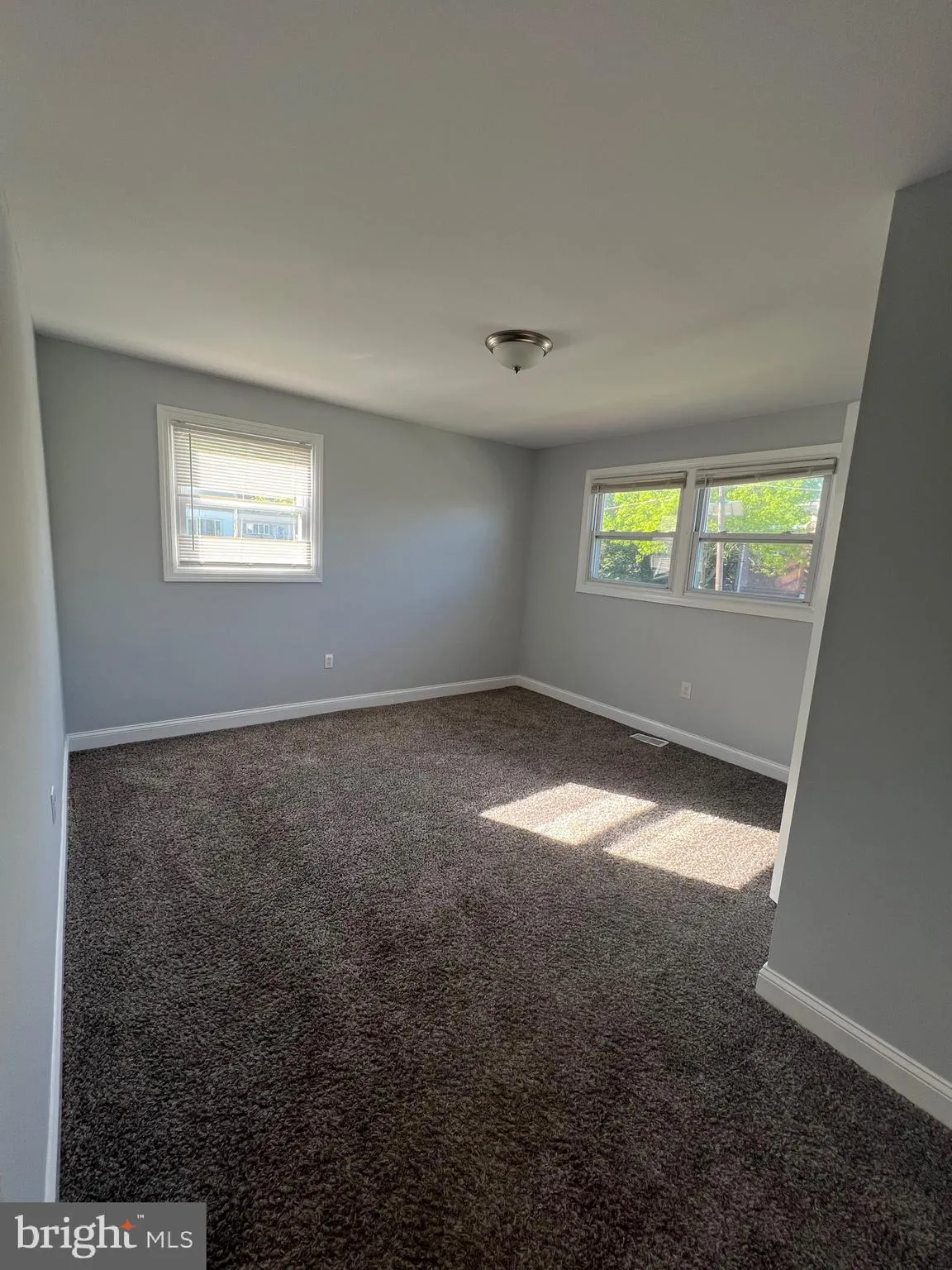 Pennsauken, New Jersey 08109, United States, 5 Bedrooms Bedrooms, ,2 BathroomsBathrooms,Residential,Pending,118384