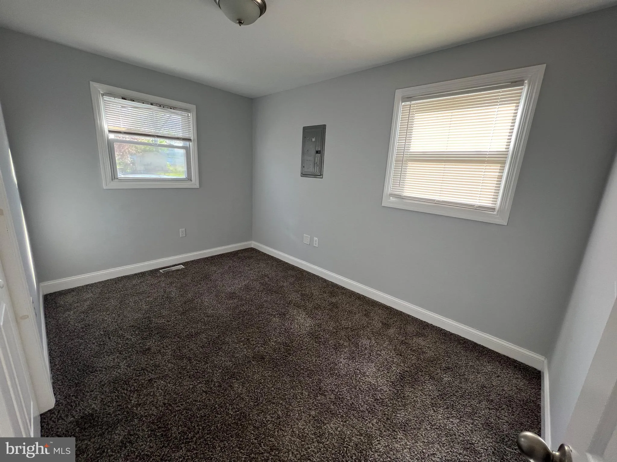 Pennsauken, New Jersey 08109, United States, 5 Bedrooms Bedrooms, ,2 BathroomsBathrooms,Residential,Pending,118384