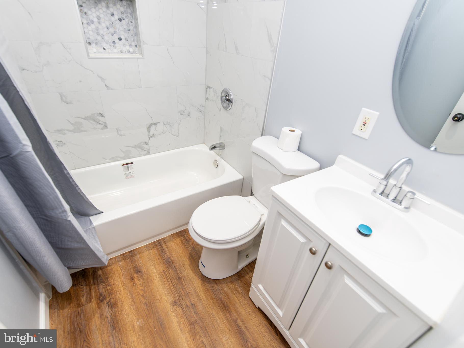 LYNBROOK - Residential