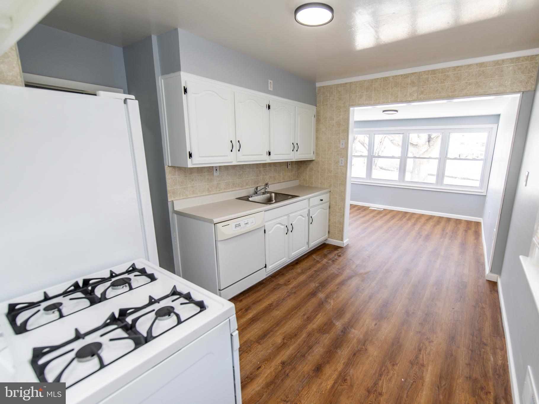 LYNBROOK - Residential