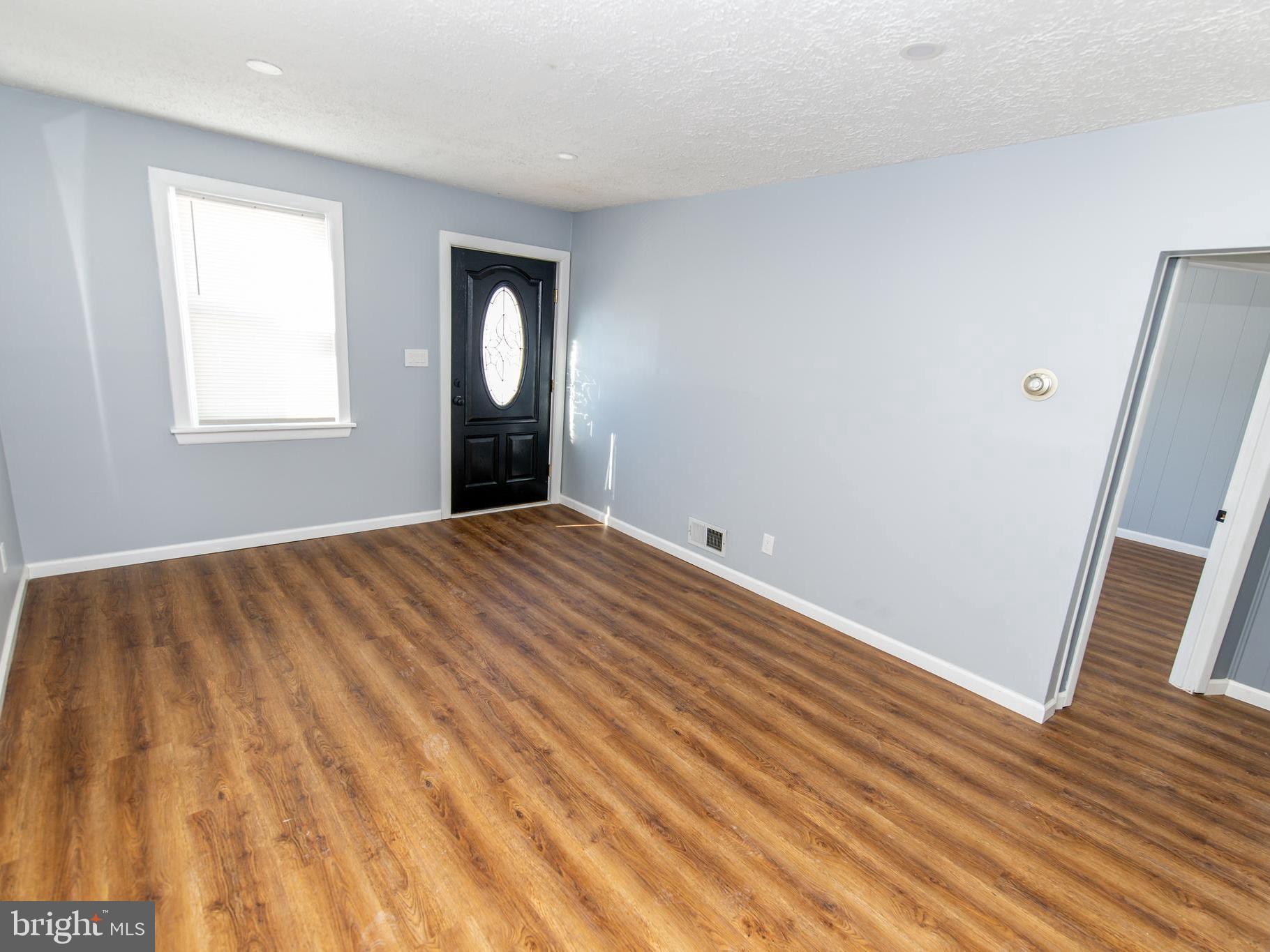 LYNBROOK - Residential
