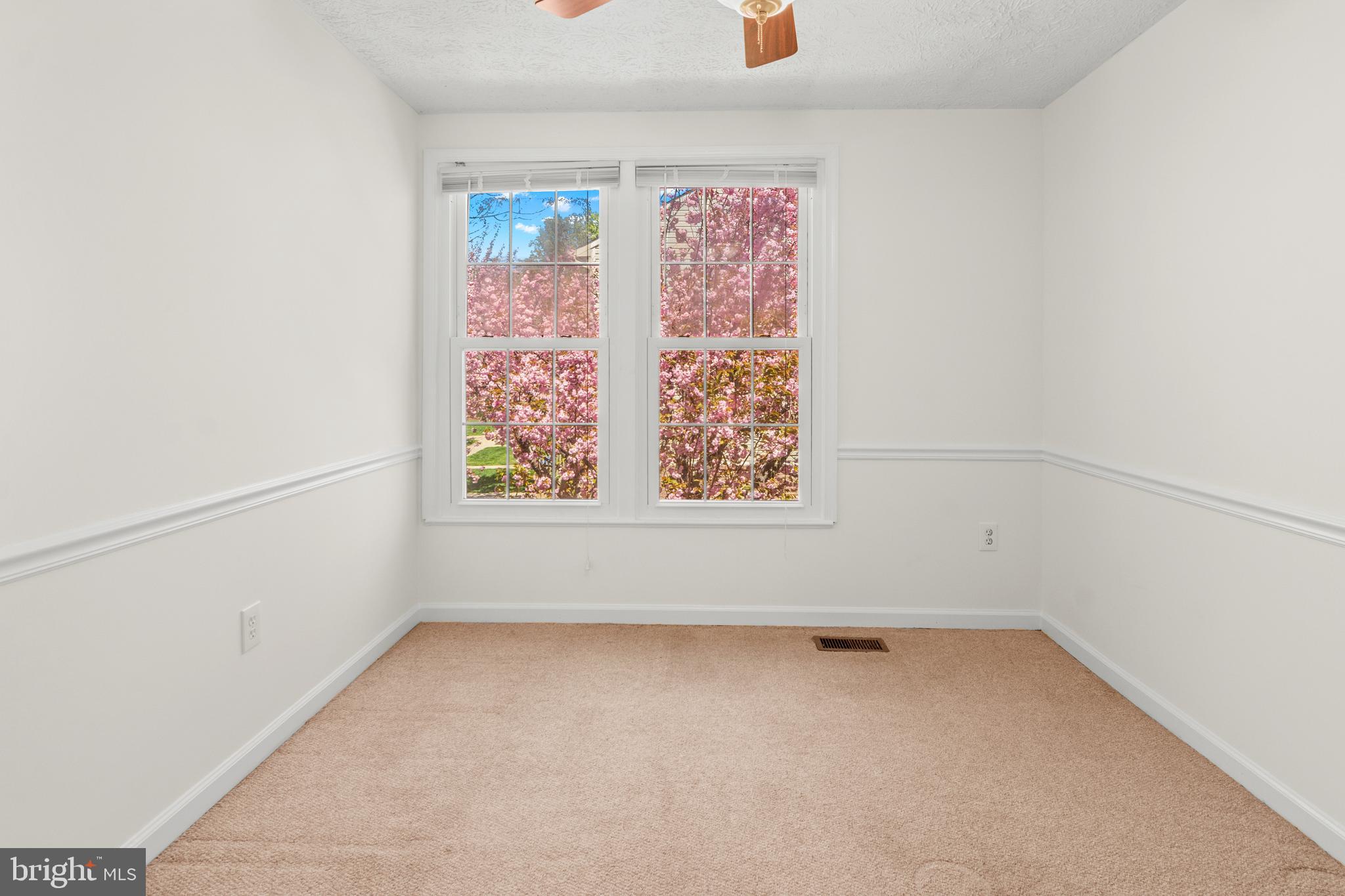 QUINCE ORCHARD KNOLLS - Residential