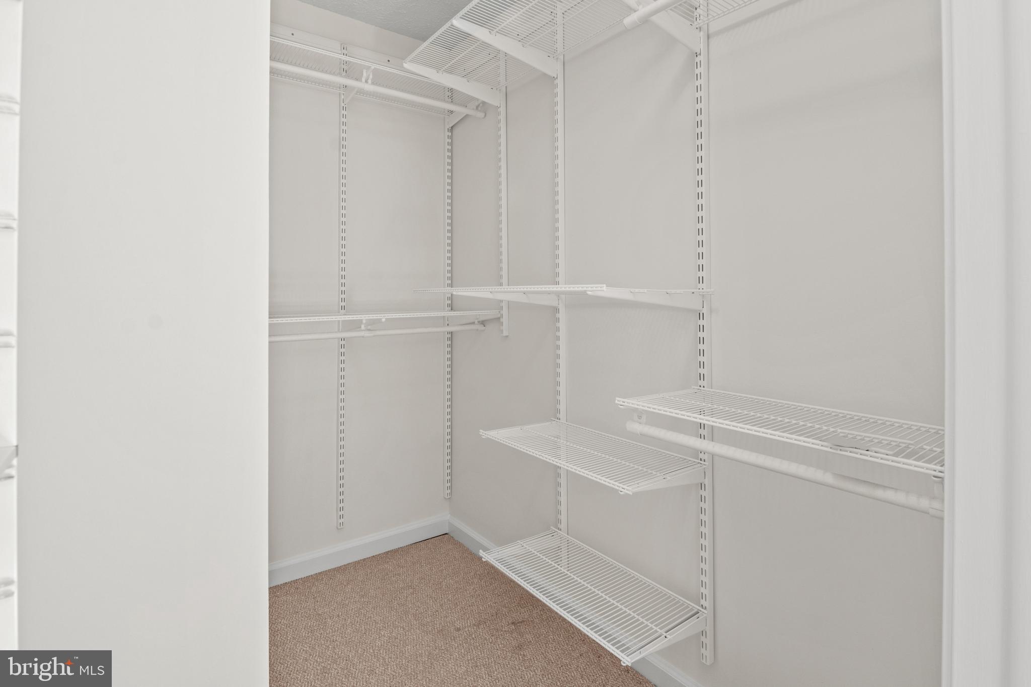 QUINCE ORCHARD KNOLLS - Residential