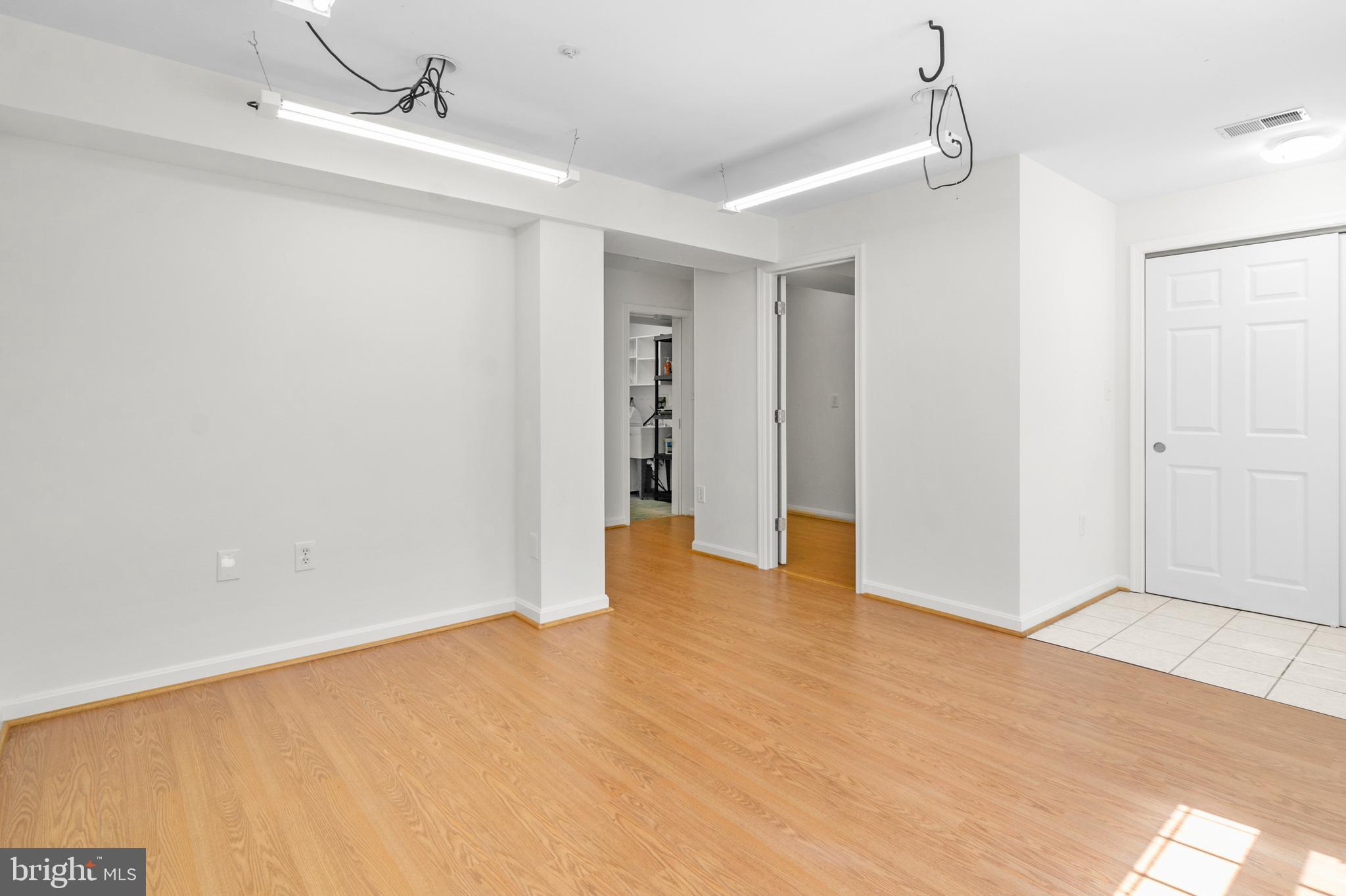 QUINCE ORCHARD KNOLLS - Residential