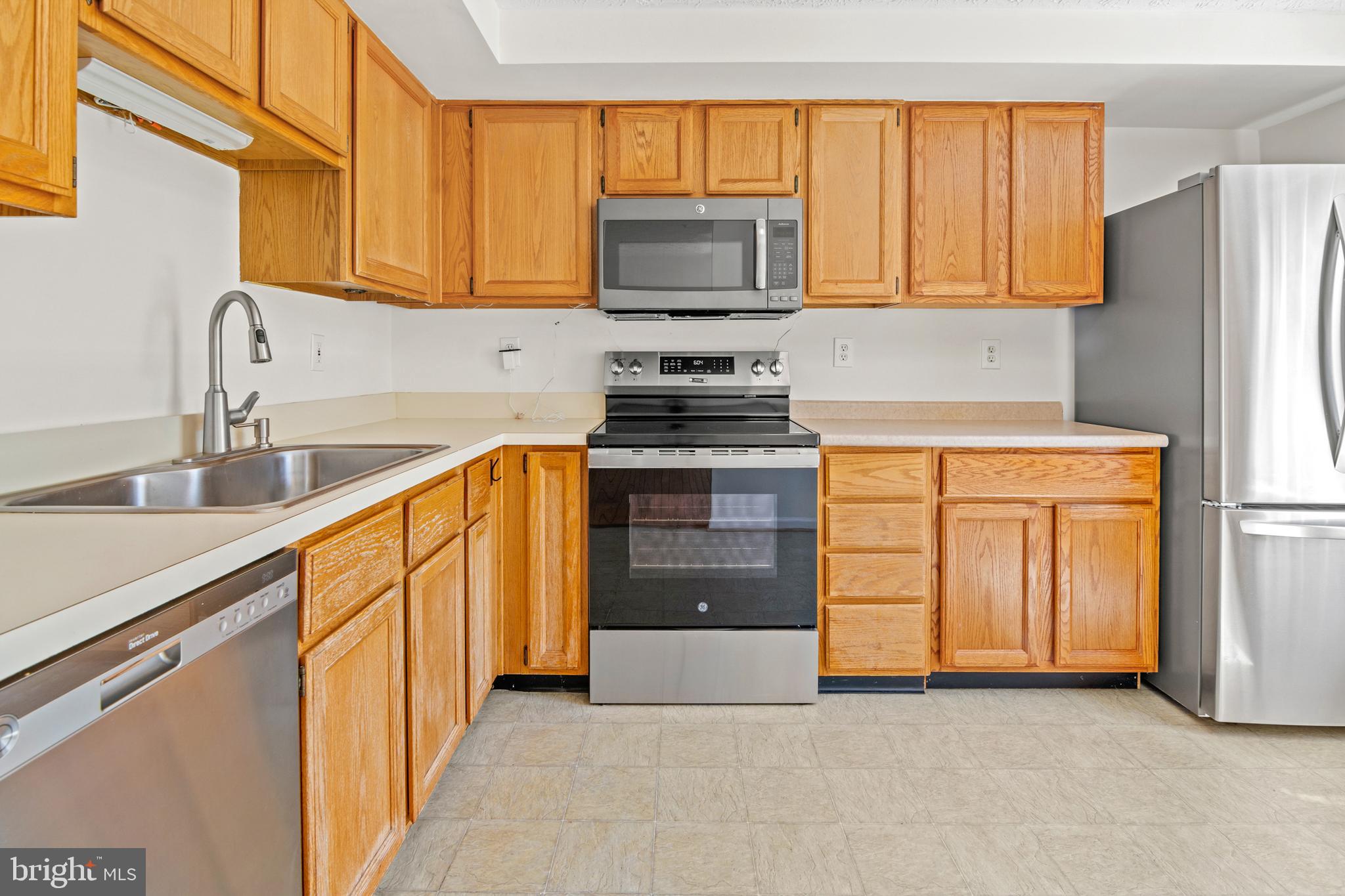 QUINCE ORCHARD KNOLLS - Residential