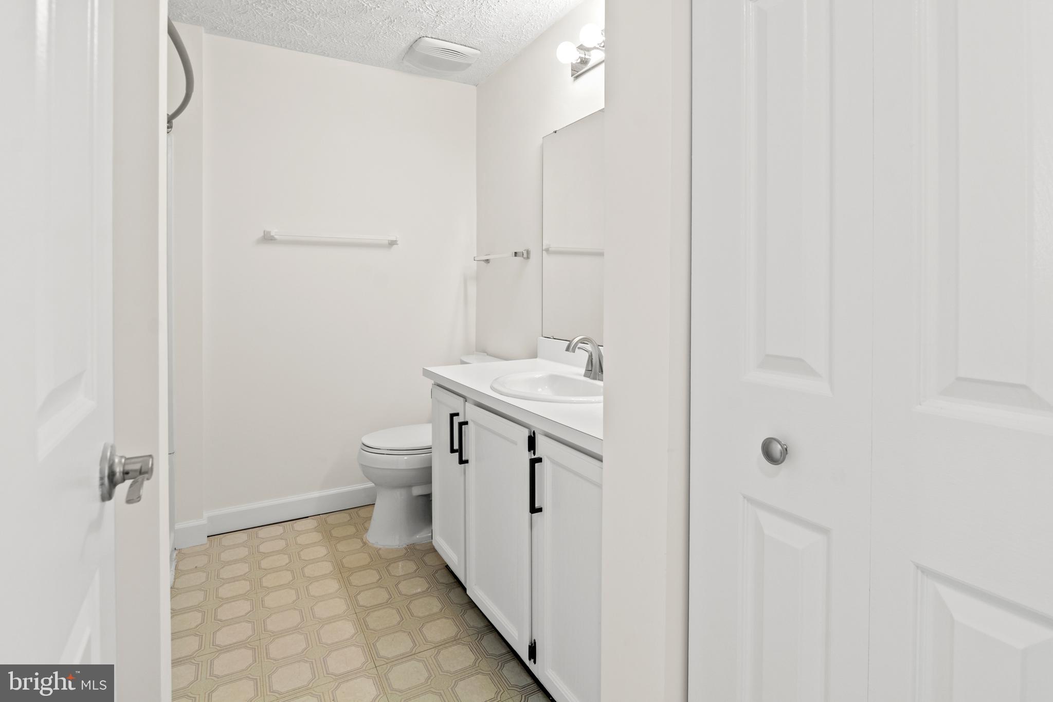 QUINCE ORCHARD KNOLLS - Residential