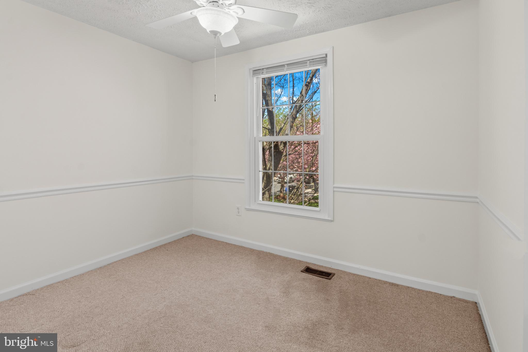 QUINCE ORCHARD KNOLLS - Residential