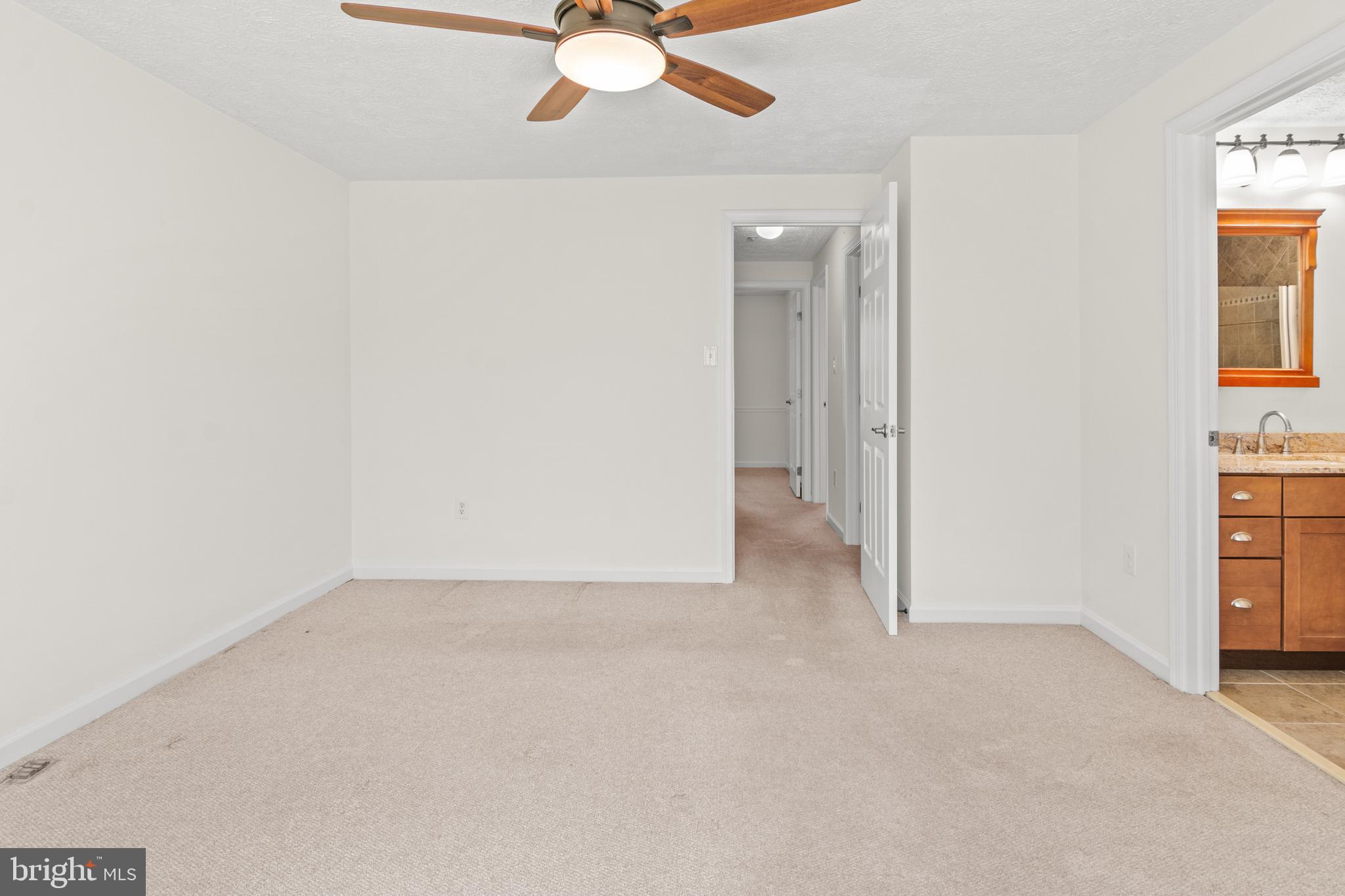 QUINCE ORCHARD KNOLLS - Residential