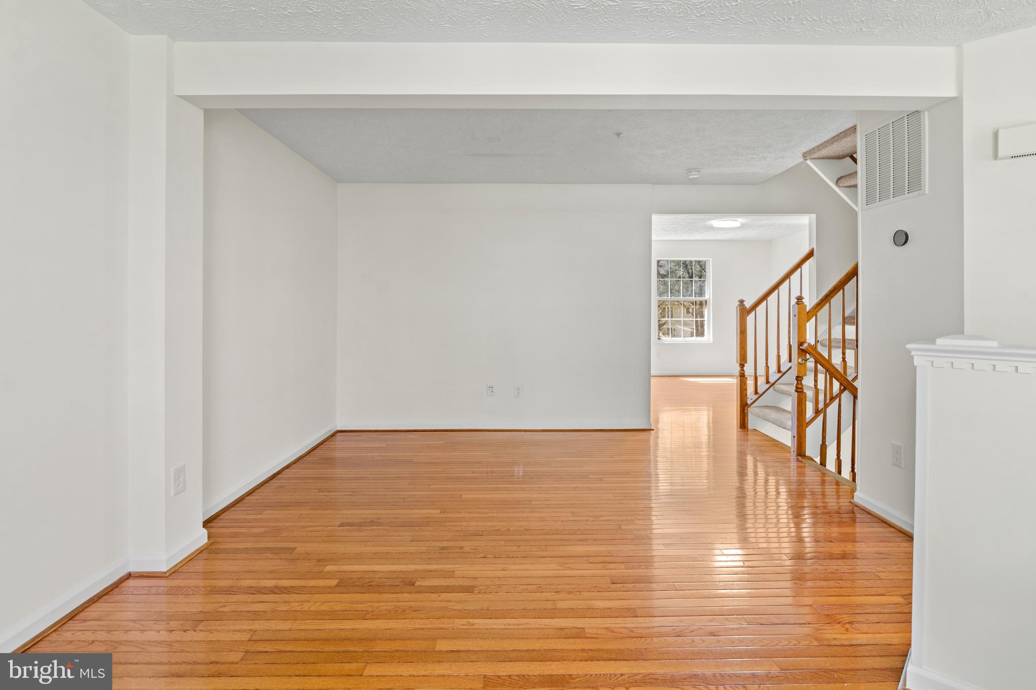 QUINCE ORCHARD KNOLLS - Residential