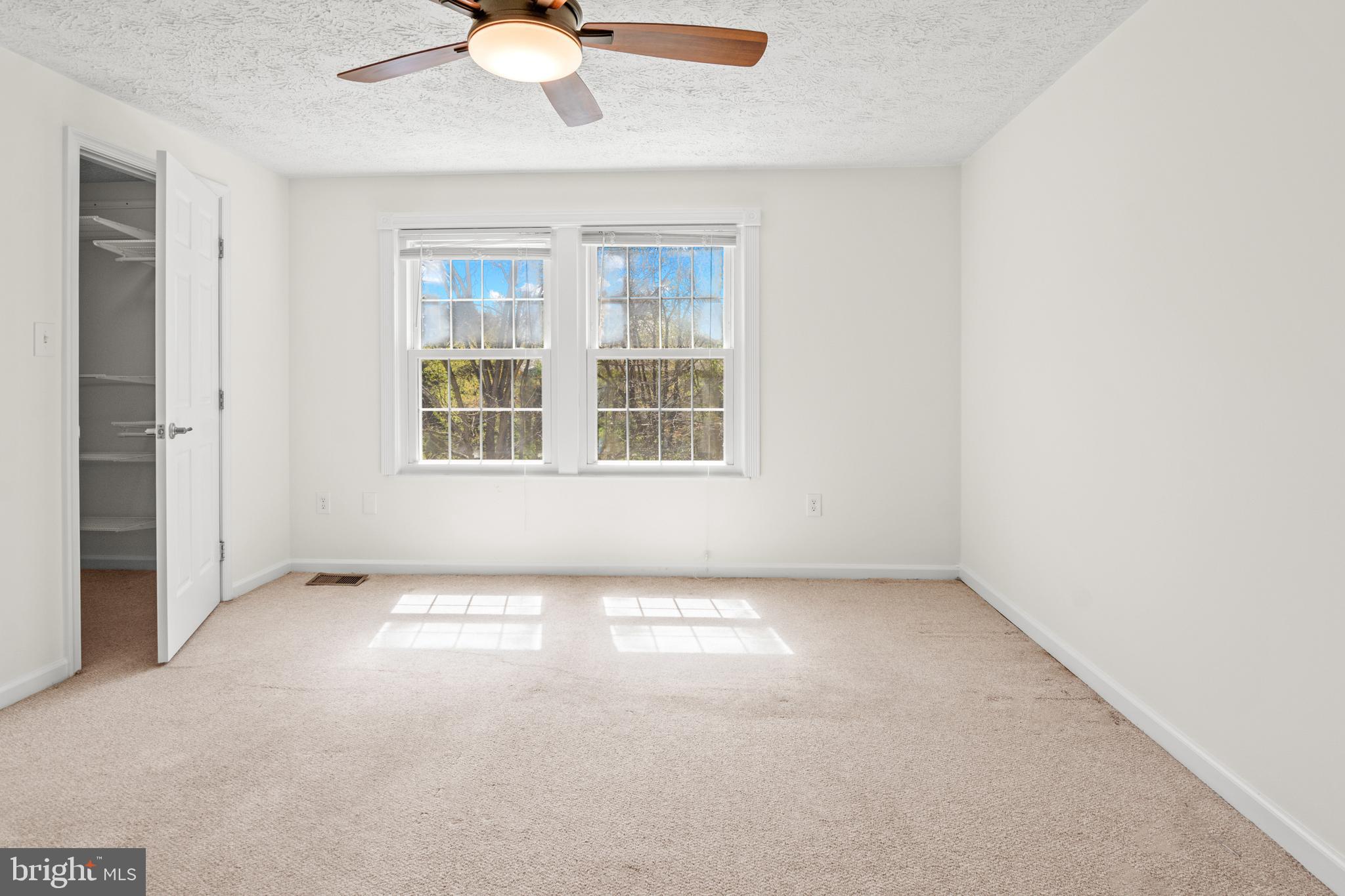 QUINCE ORCHARD KNOLLS - Residential