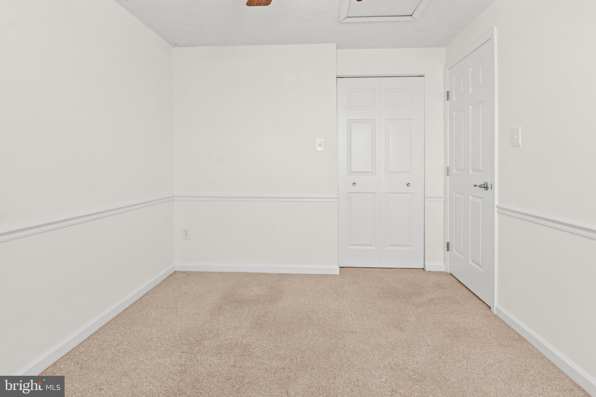 QUINCE ORCHARD KNOLLS - Residential