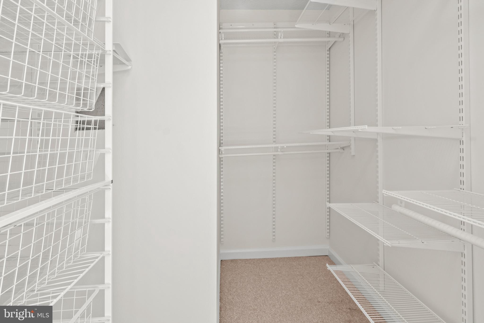 QUINCE ORCHARD KNOLLS - Residential