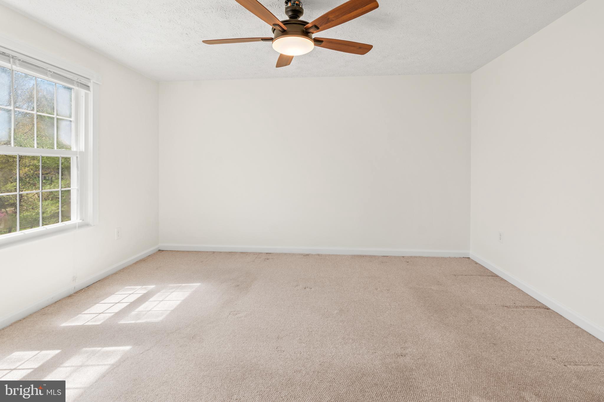 QUINCE ORCHARD KNOLLS - Residential