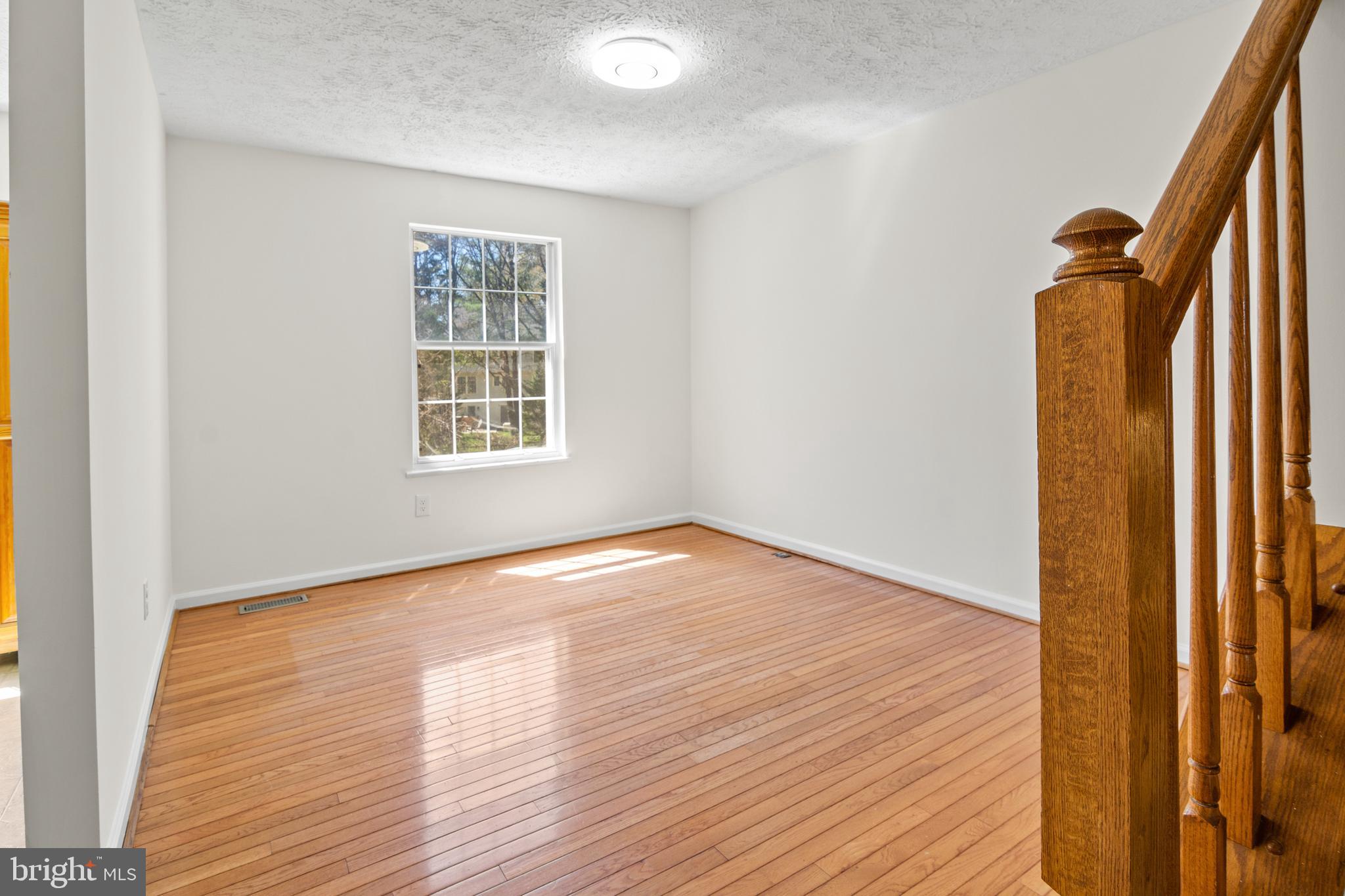 QUINCE ORCHARD KNOLLS - Residential