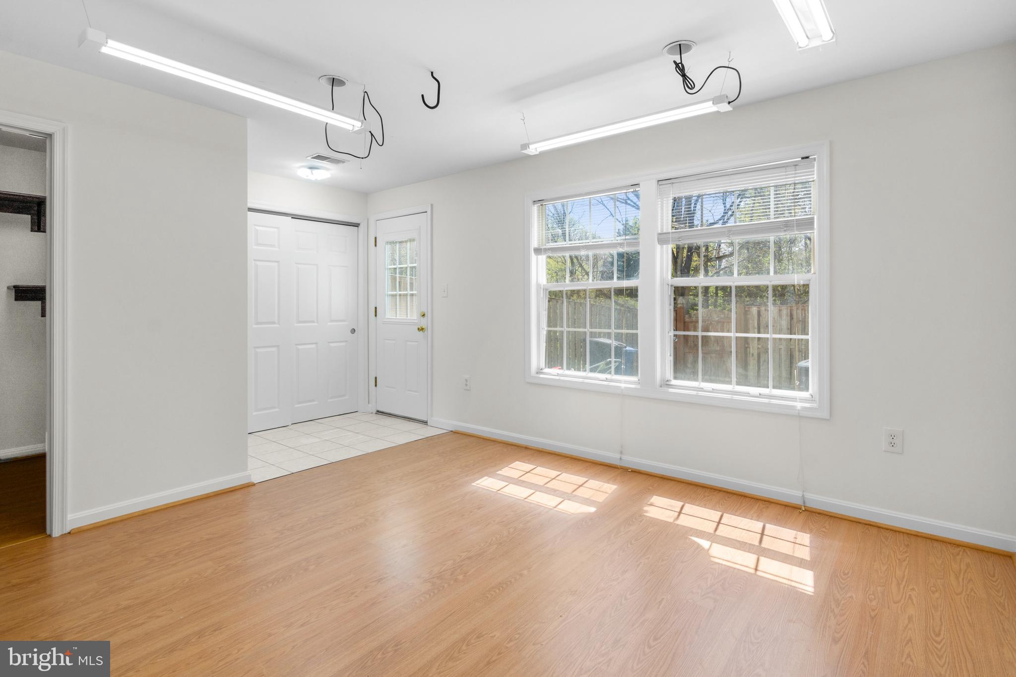 QUINCE ORCHARD KNOLLS - Residential