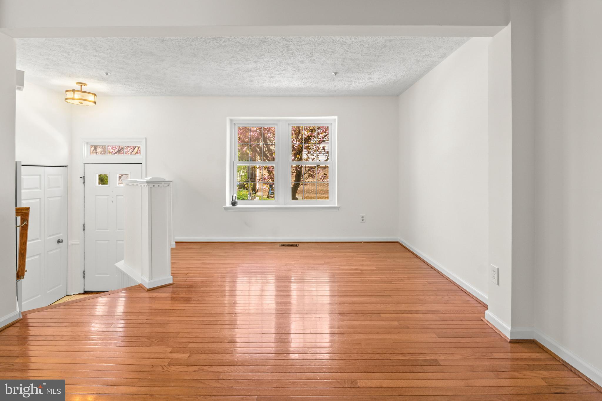 QUINCE ORCHARD KNOLLS - Residential