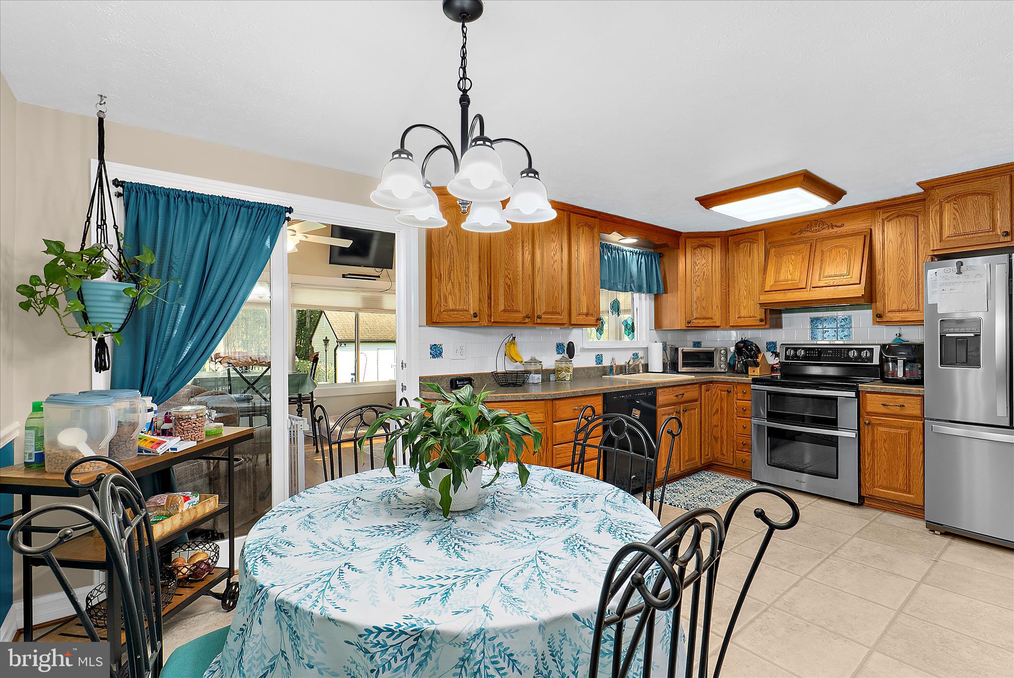 SHANNON SQUARE - Residential