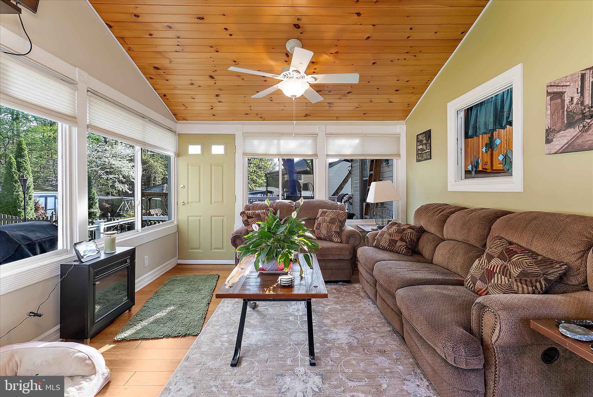 SHANNON SQUARE - Residential