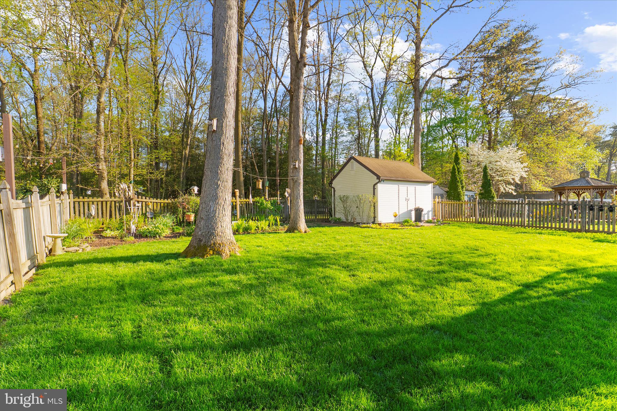 SHANNON SQUARE - Residential