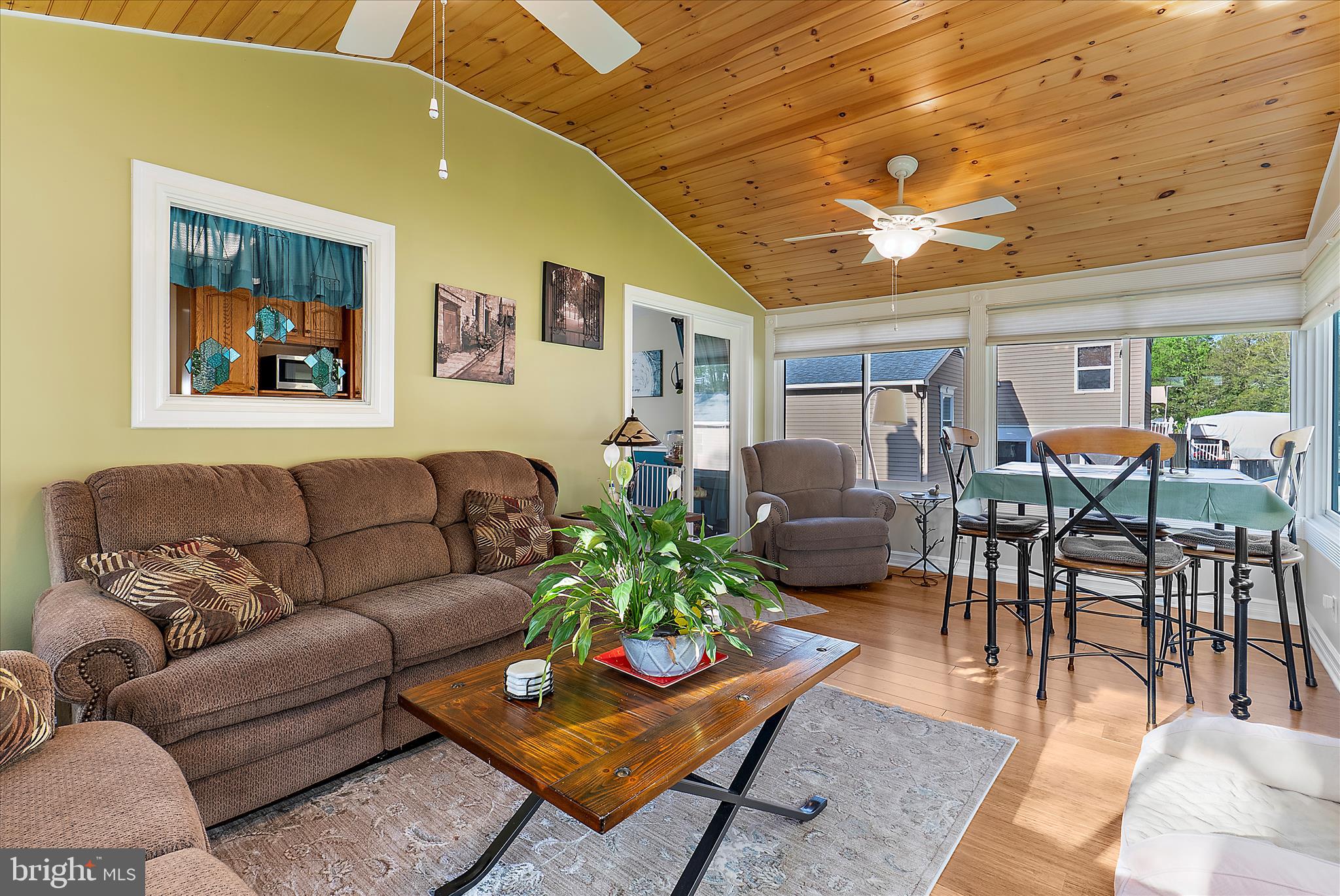 SHANNON SQUARE - Residential