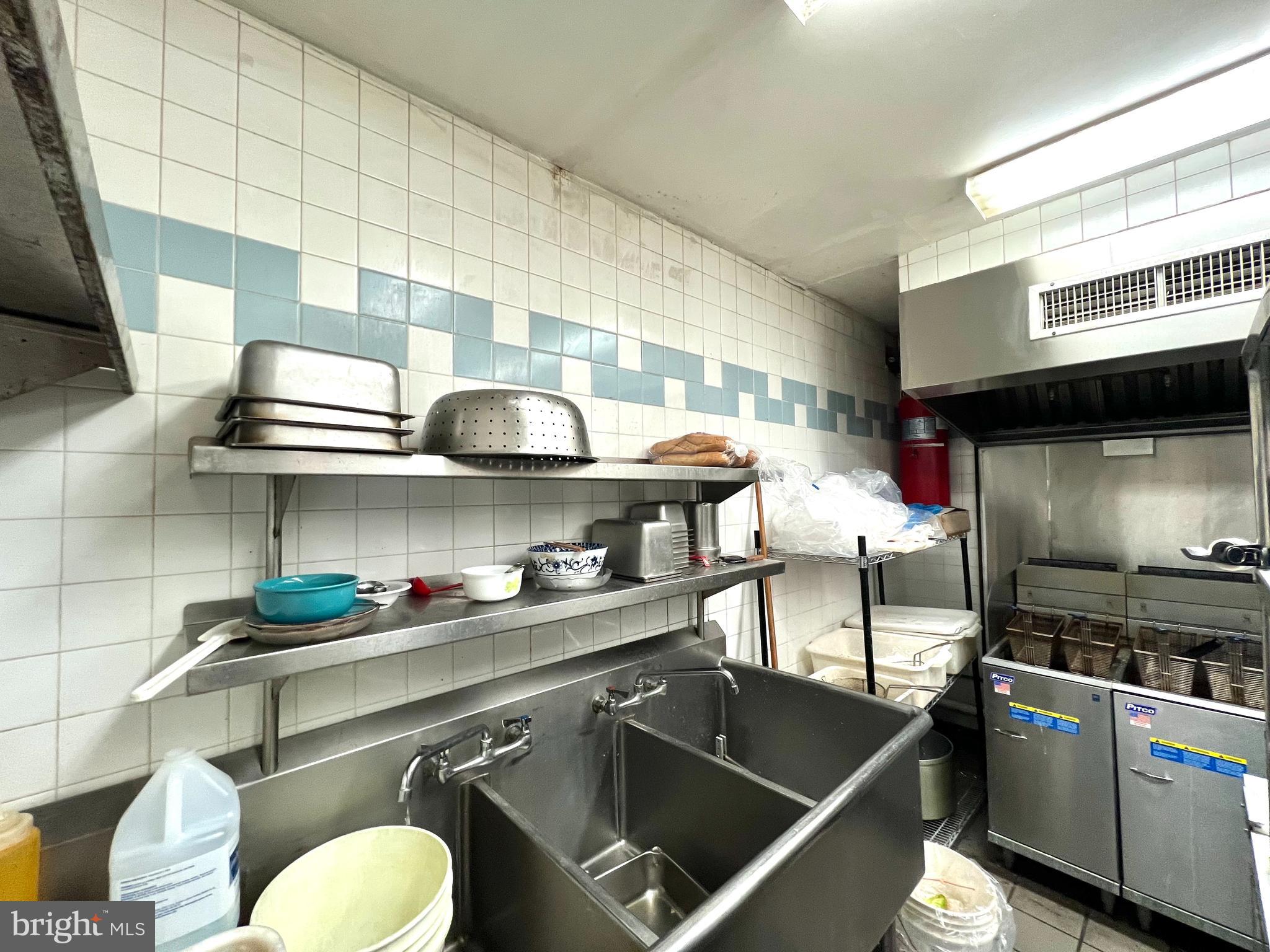 CLIFTON HEIGHTS - Residential