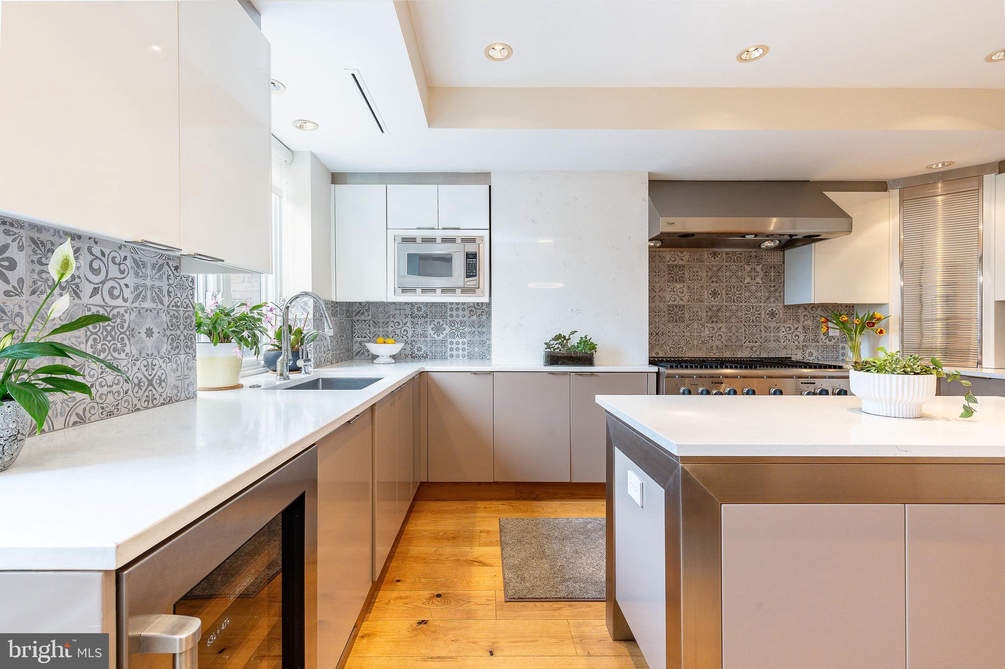 SOCIETY HILL - Residential