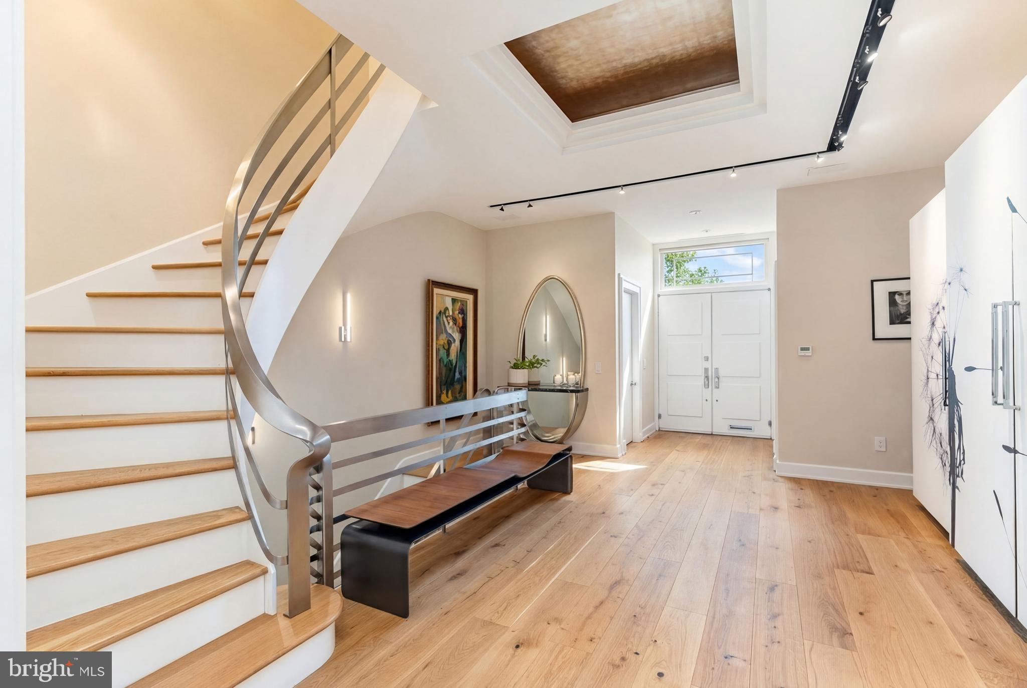 SOCIETY HILL - Residential