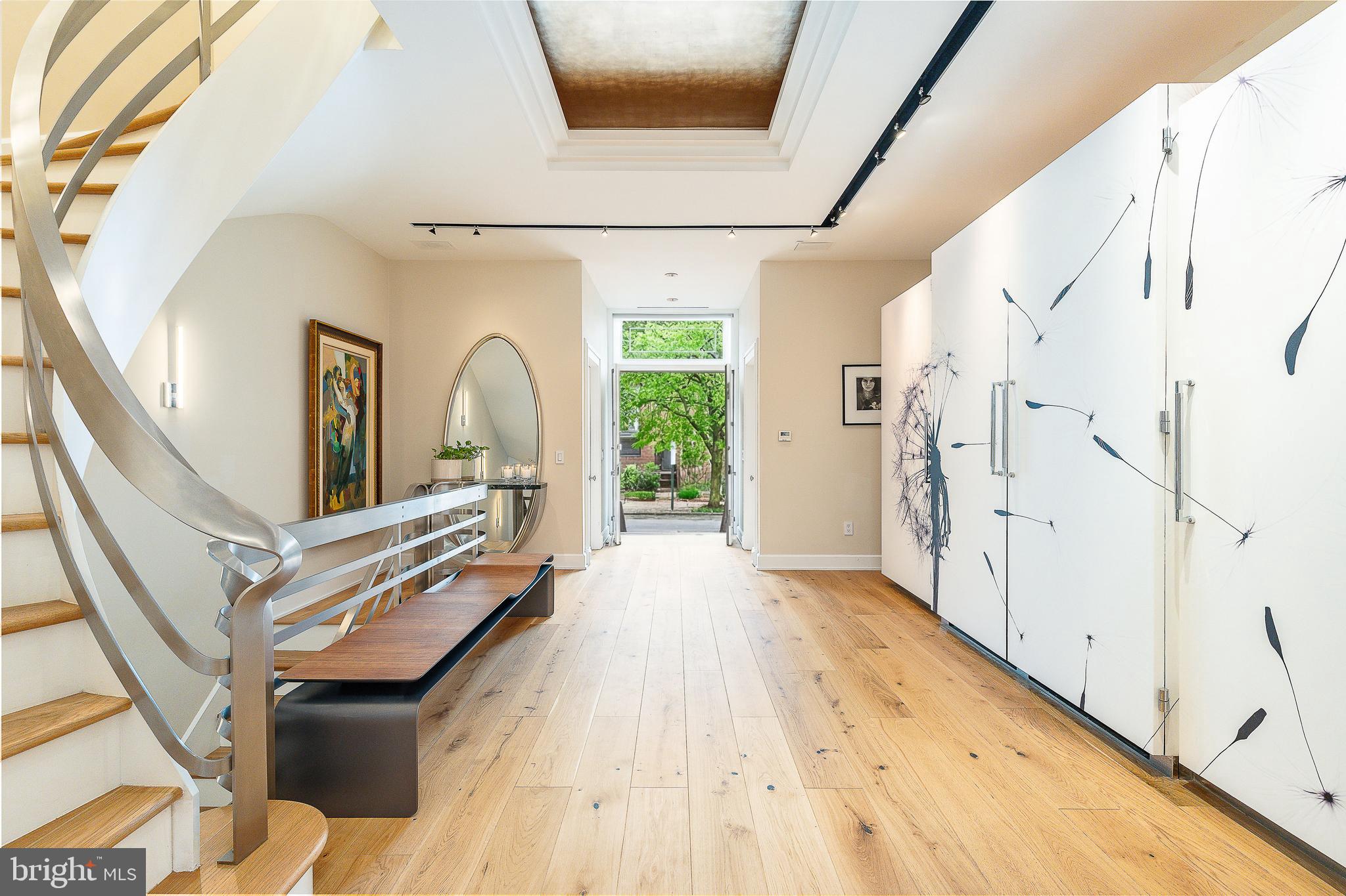 SOCIETY HILL - Residential