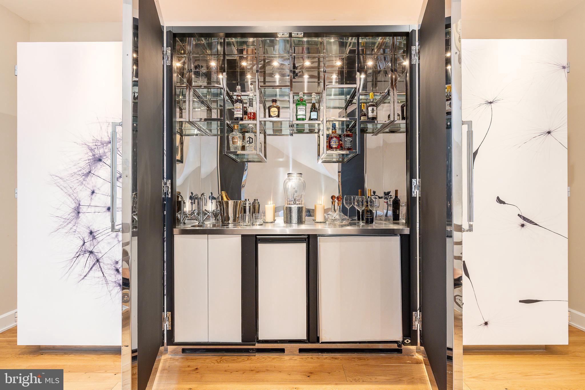 SOCIETY HILL - Residential