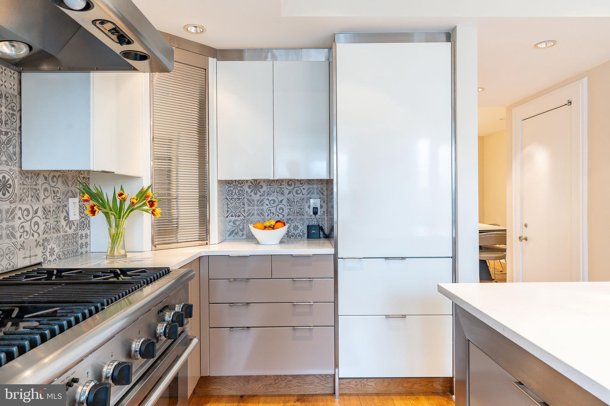 SOCIETY HILL - Residential