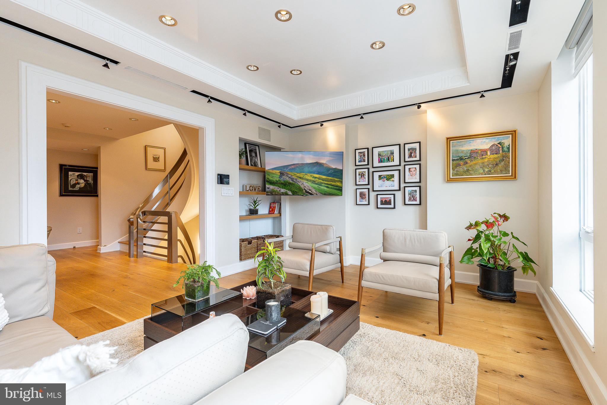 SOCIETY HILL - Residential